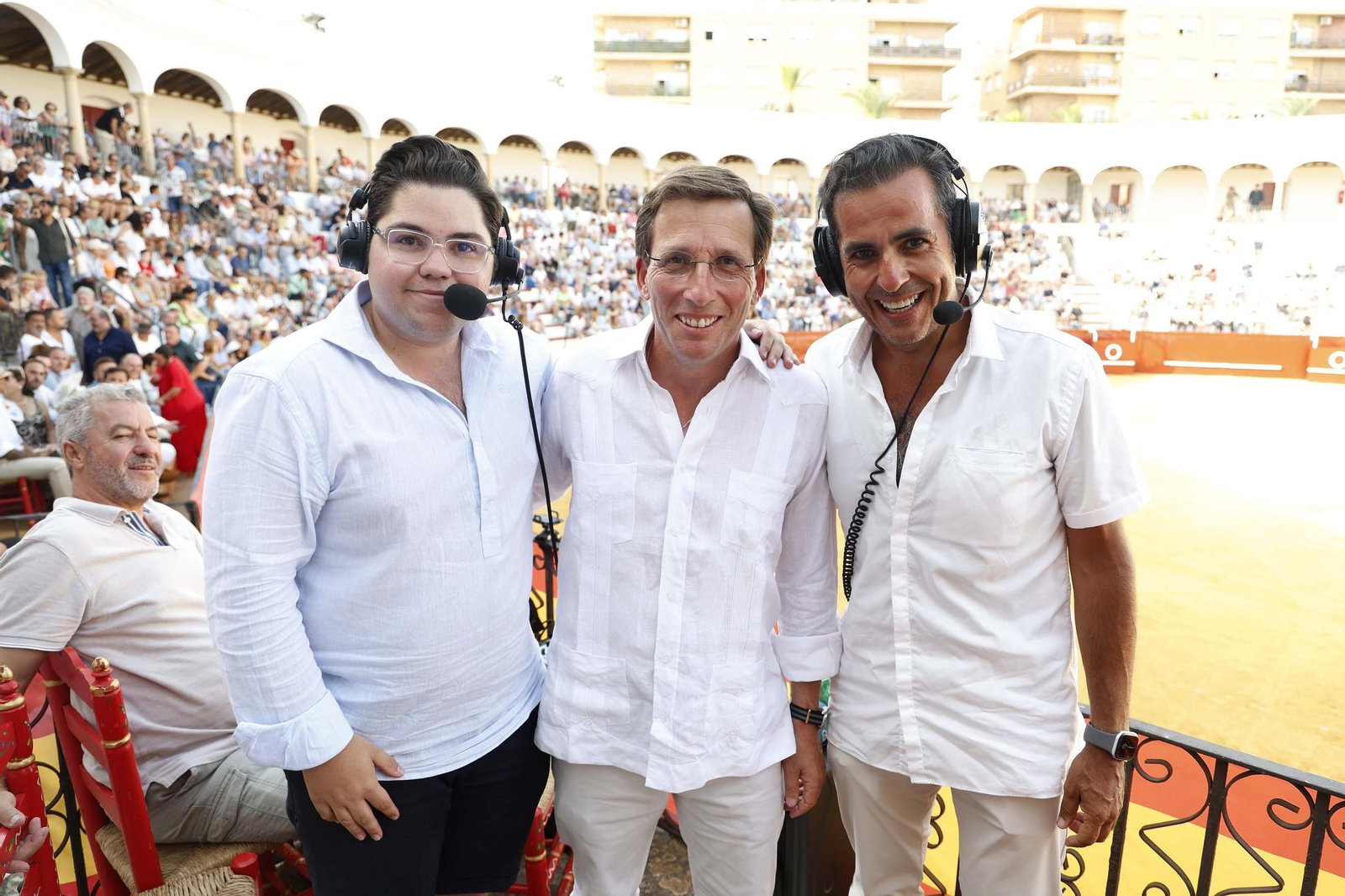 Búscate en la plaza de toros de San Roque durante la corrida de la Feria
