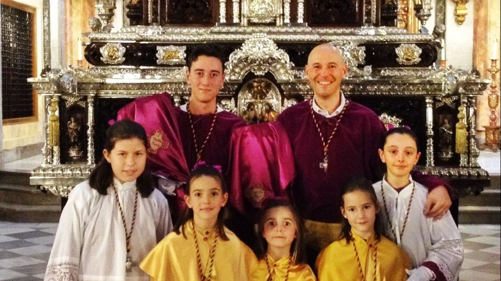 Familia Cantero Ramírez, a las plantas de Nuesro Padre Jesús del Rescate