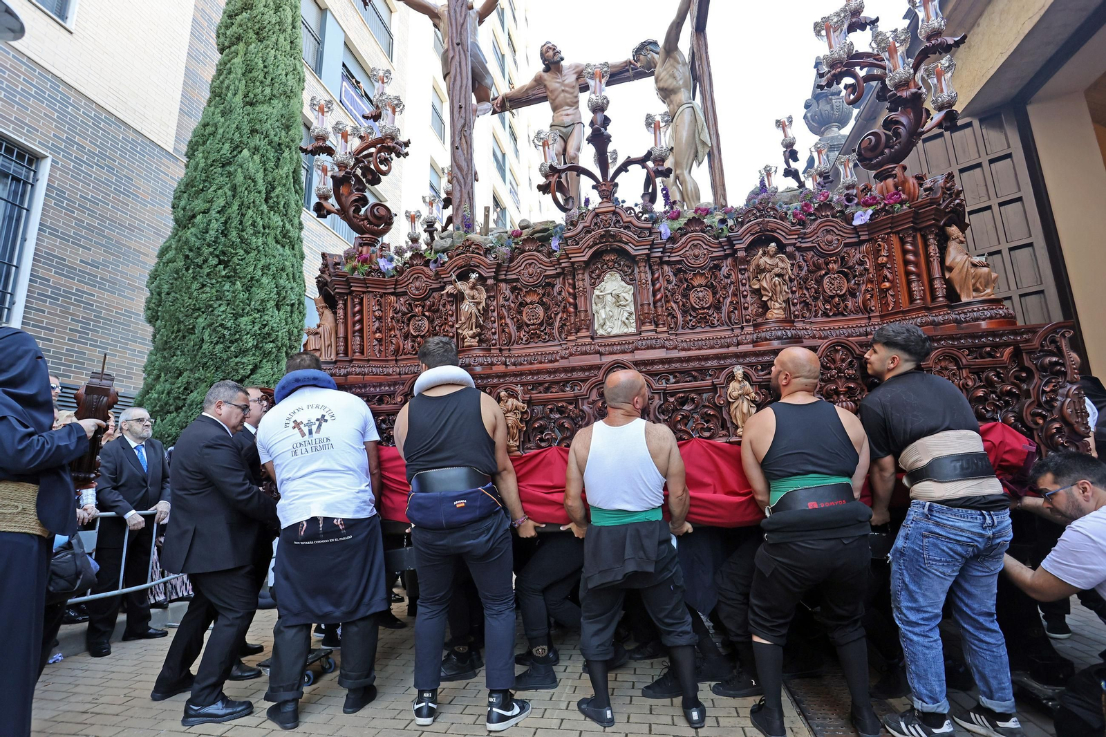Imágenes de la Hermandad del Perdón en el Domingo de Ramos de Jerez 2025