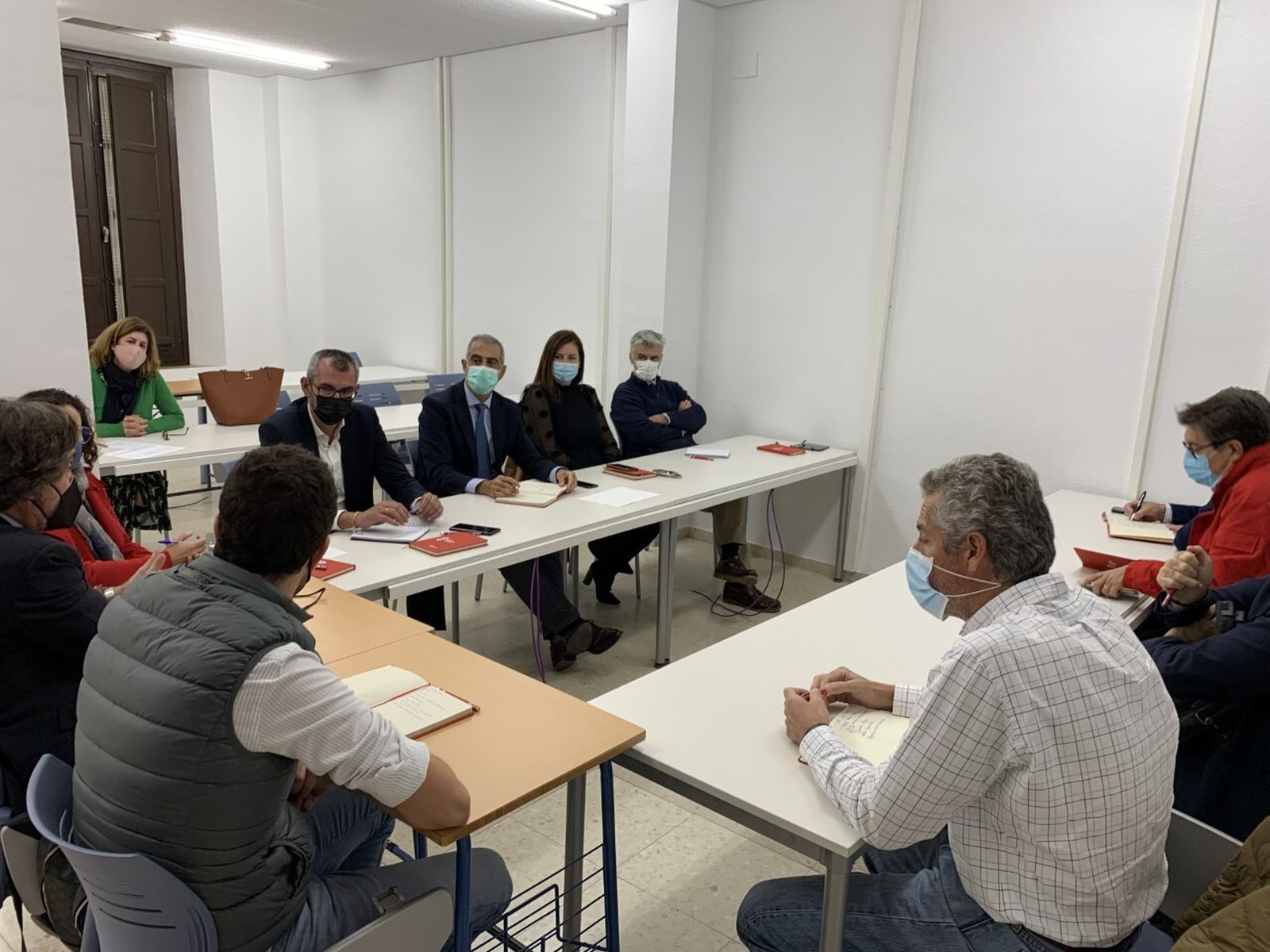 Reunión entre la Cámara de Comercio de Huelva y Extenda.