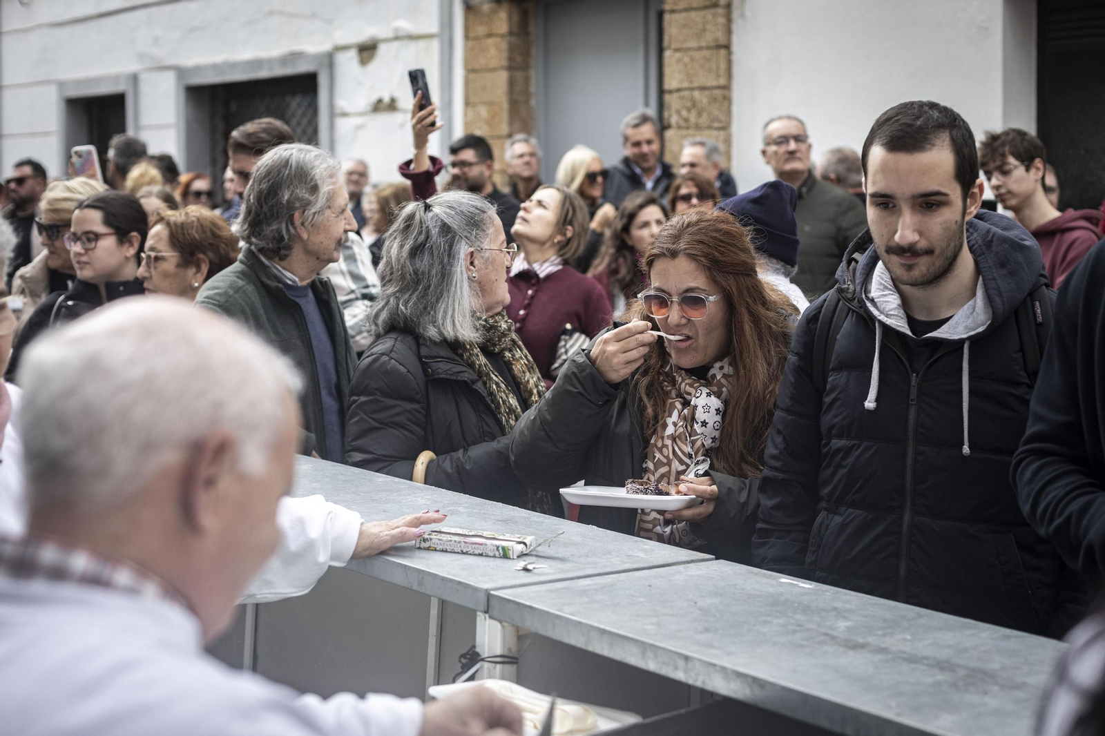 Las imágenes de la Erizada popular del Carnaval de Cádiz 2025