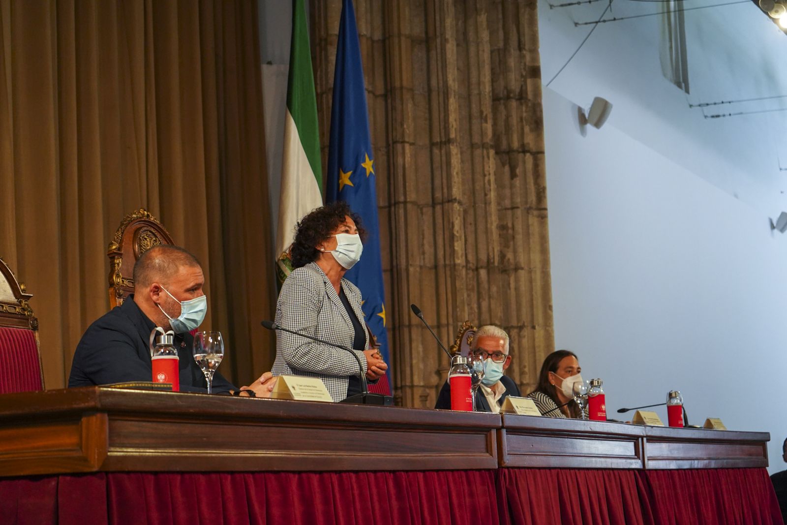 Fotos: estos son los 30 mejores estudiantes de selectividad en Granada homenajeados por la UGR