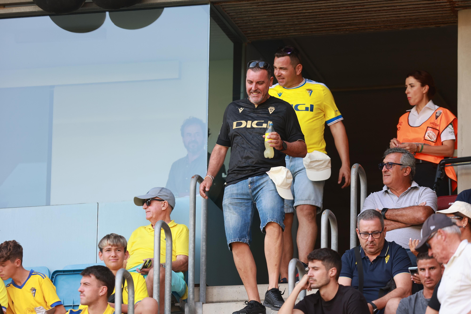 Búscate en las imágenes del Cádiz CF-Girona