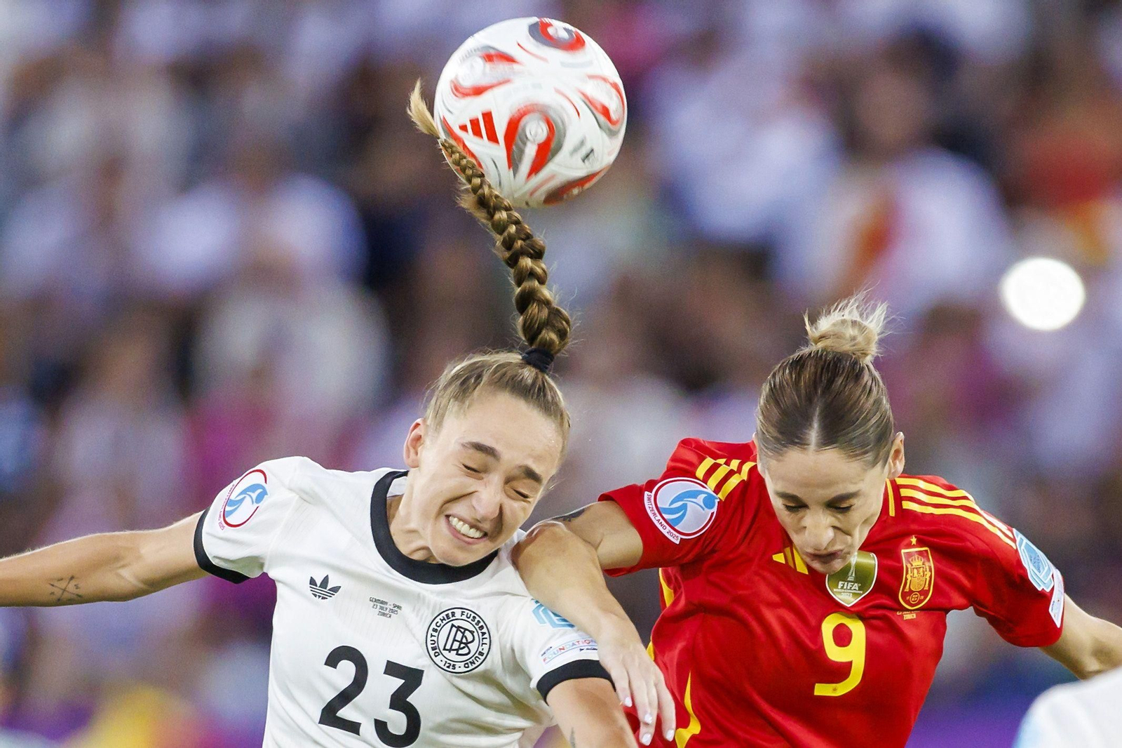 Las mejores imágenes de la semifinal Alemania-España de la Eurocopa femenina