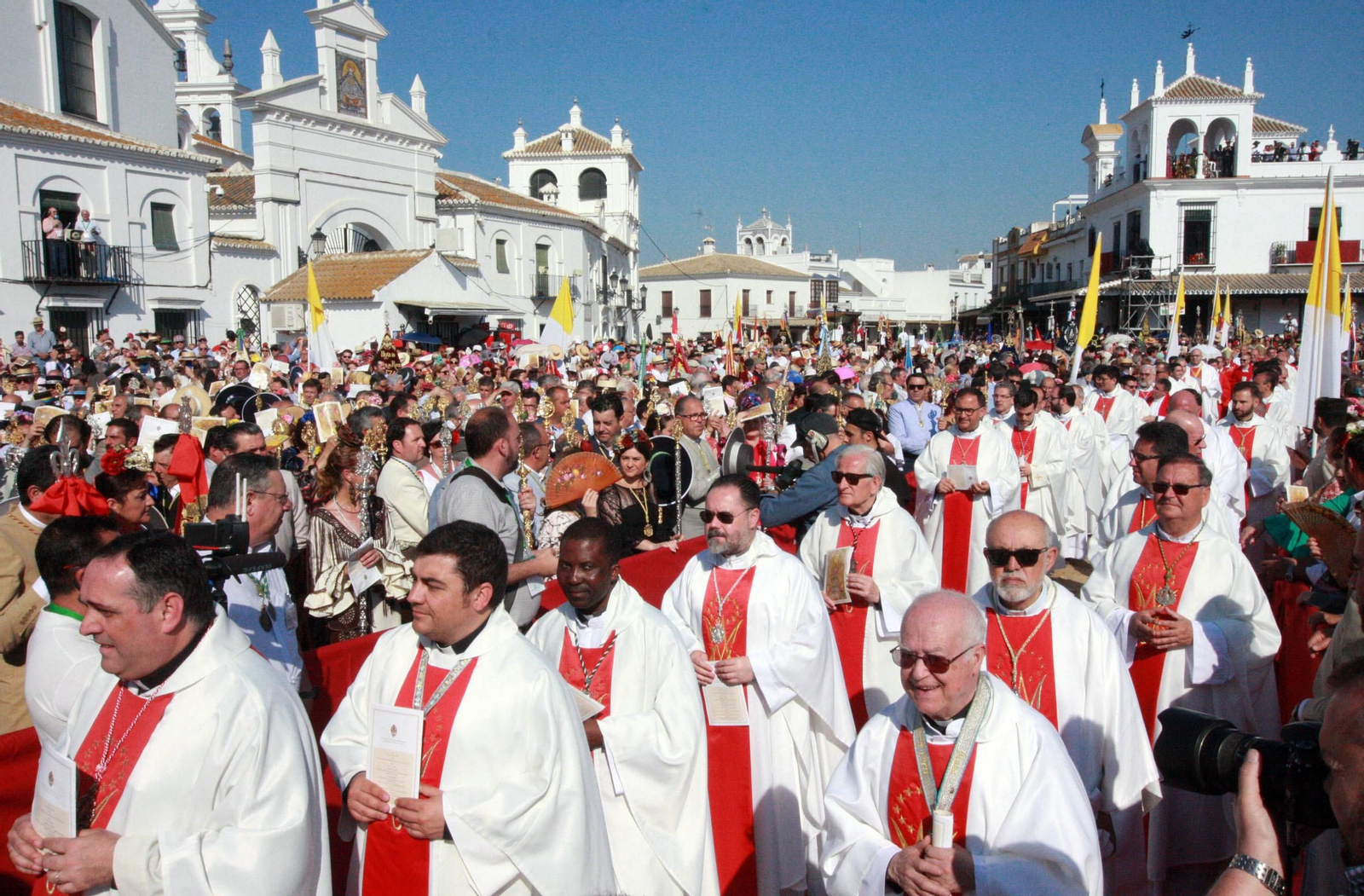 Las imágenes de la Misa de Pentecostés en El Rocío