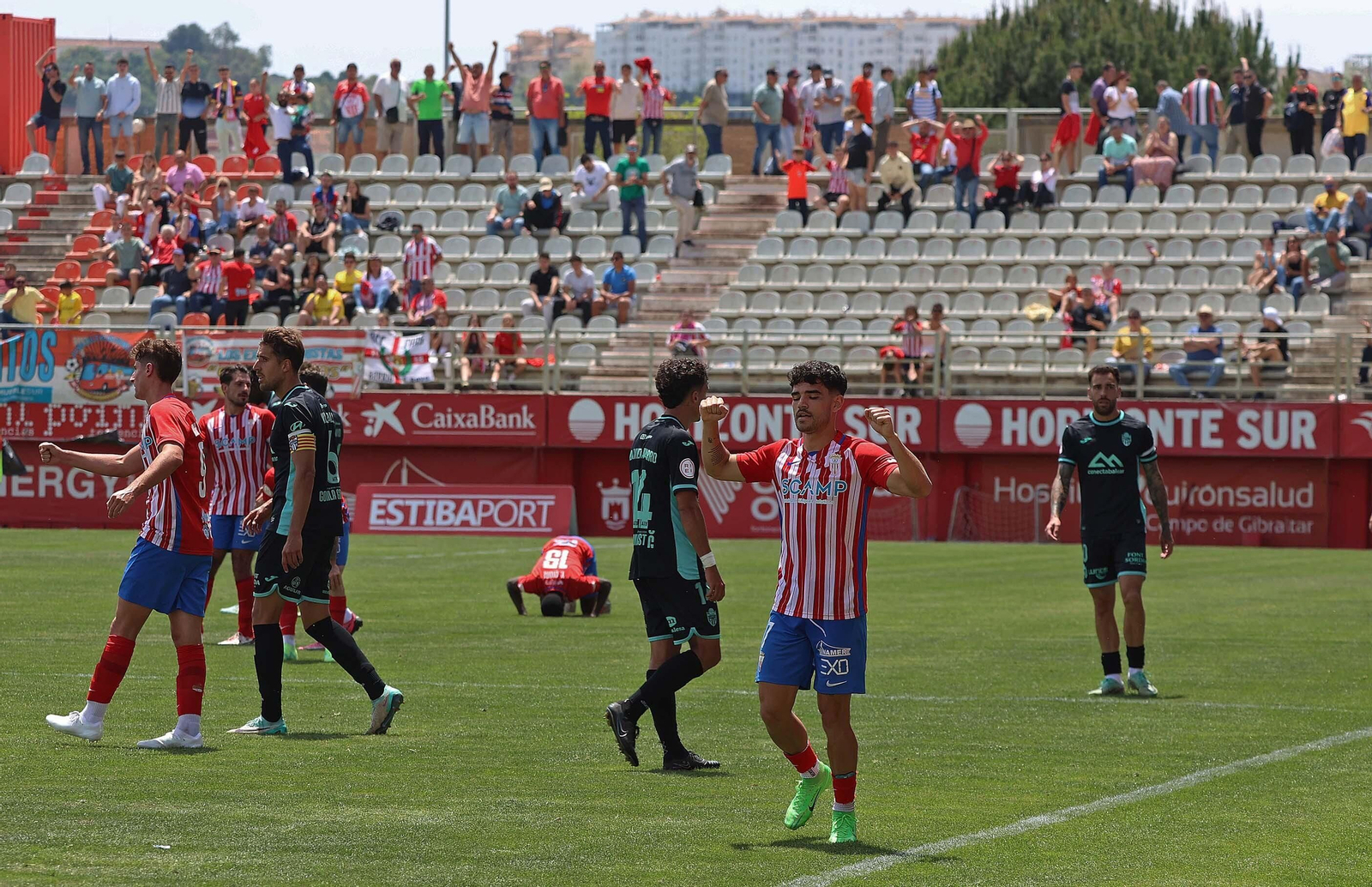 Las  mejores fotos del Algeciras - Atlético Baleares de Primera RFEF