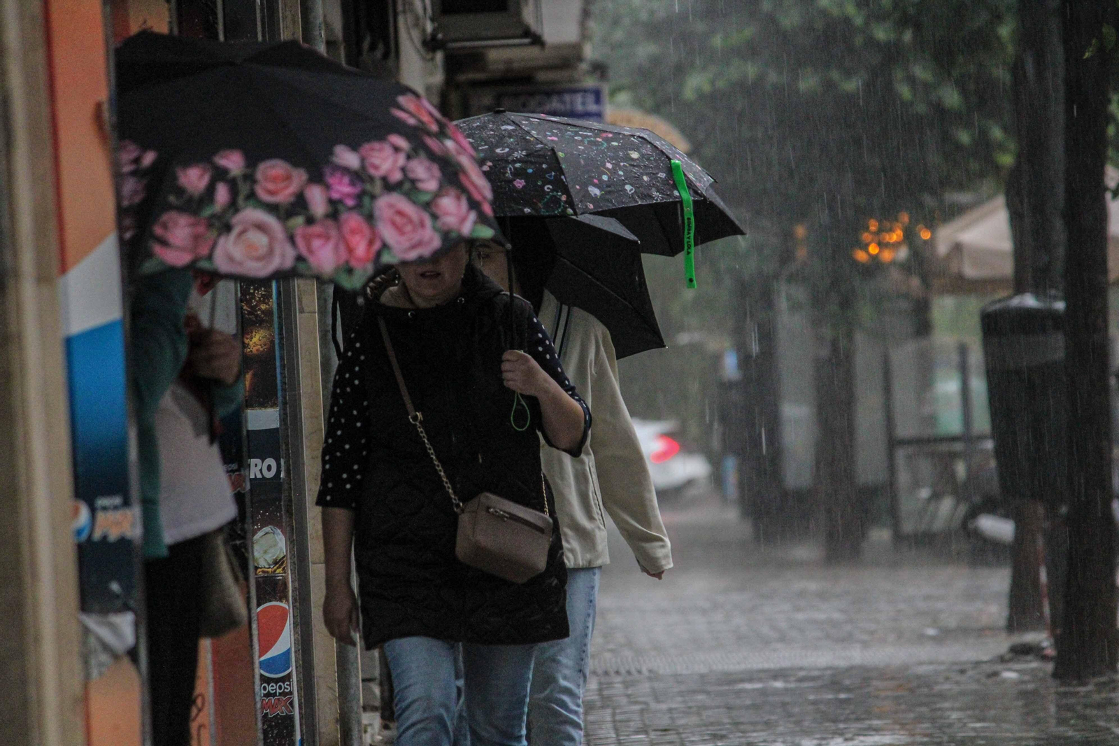 Imagen de archivo de lluvia en Granada.