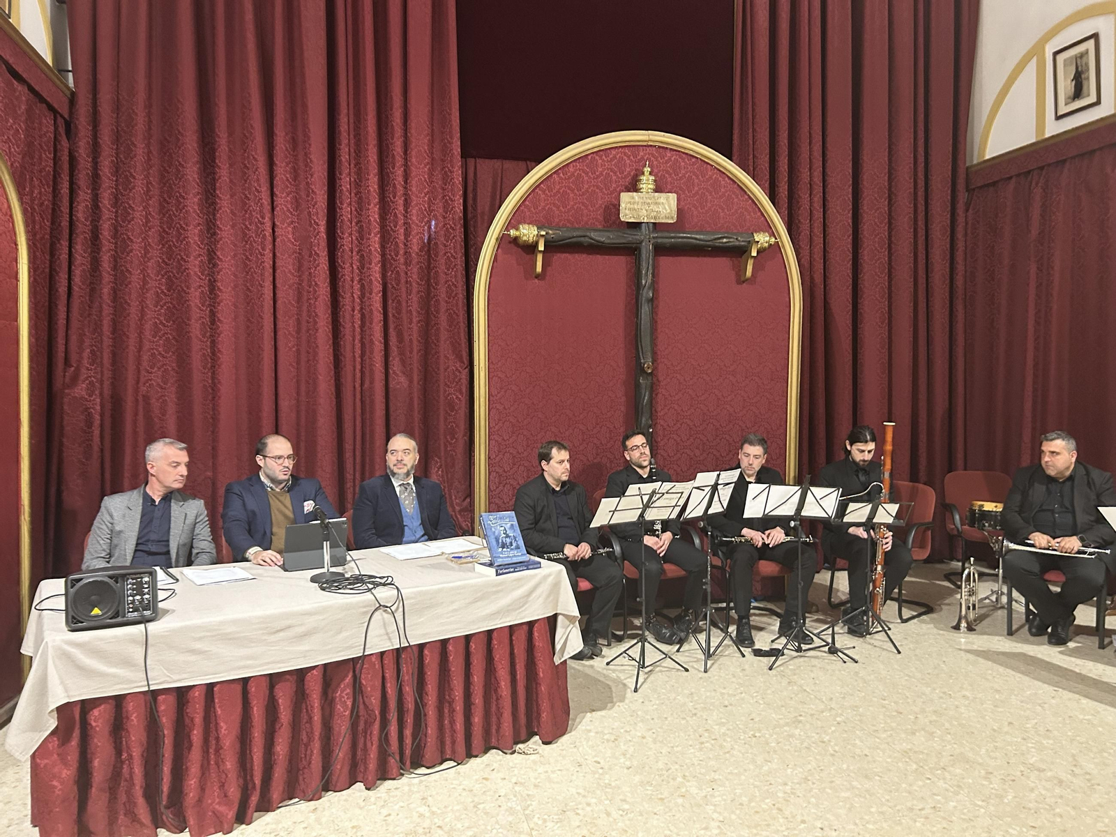 Acto de presentación de la segunda edición en la casa hermandad