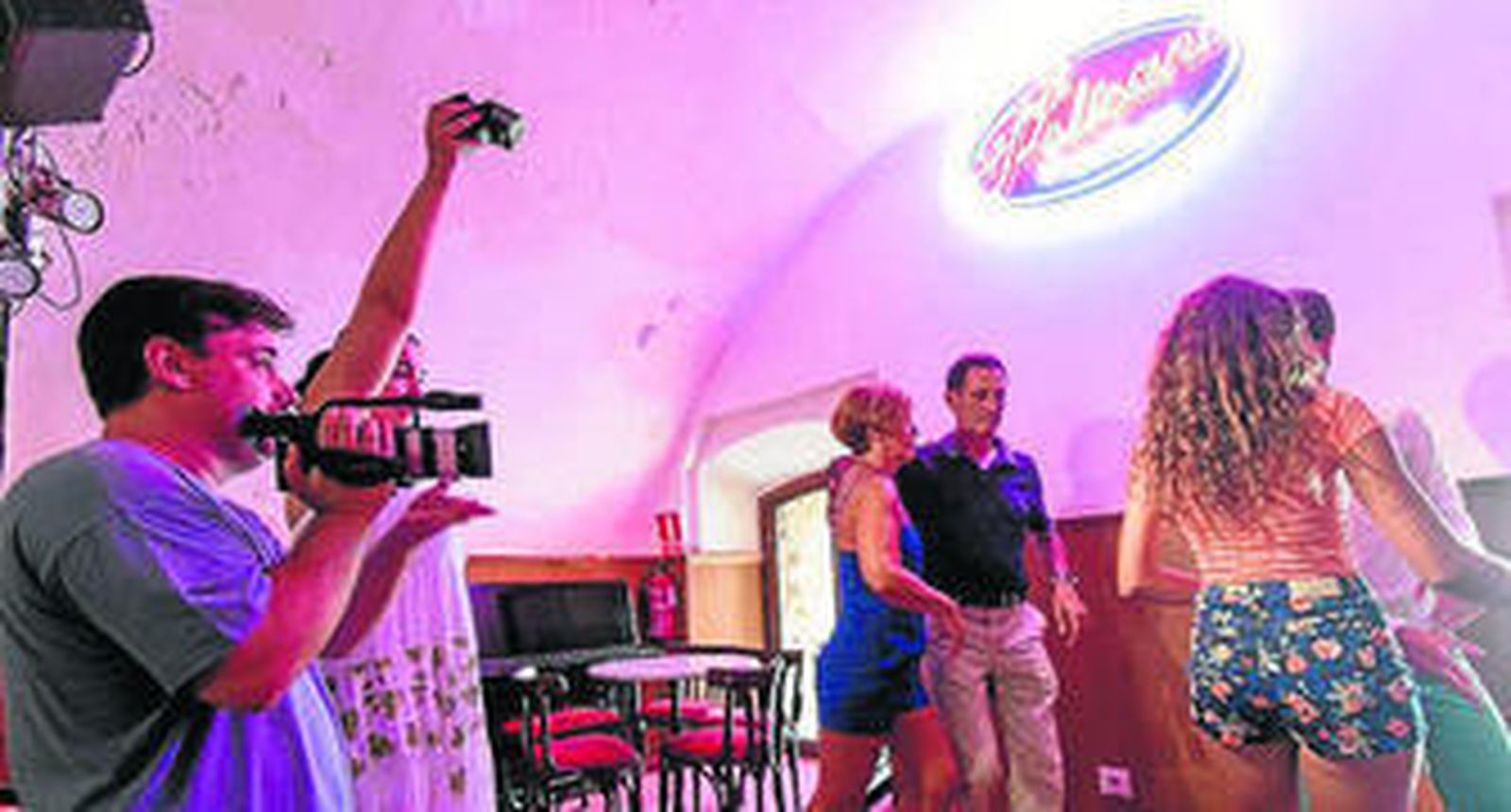 Alfonso Vidán y su mujer Elena grabando la escena de baile de Alberto Arroyo en El Pelícano.