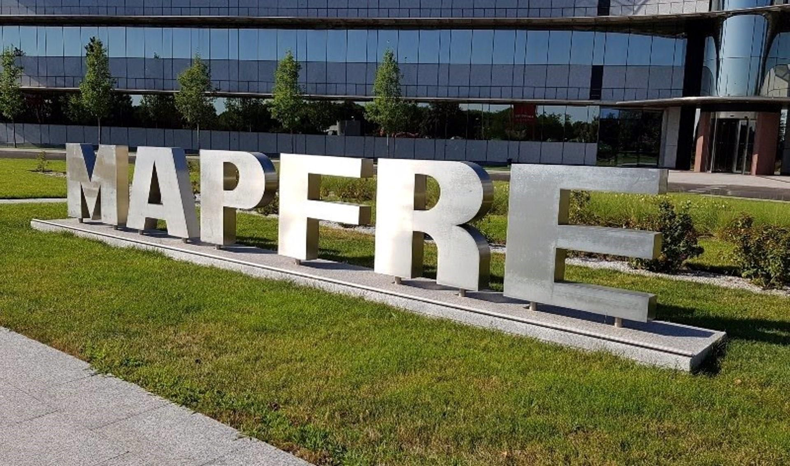 Logotipo de Mapfre en una sede de la compañía.