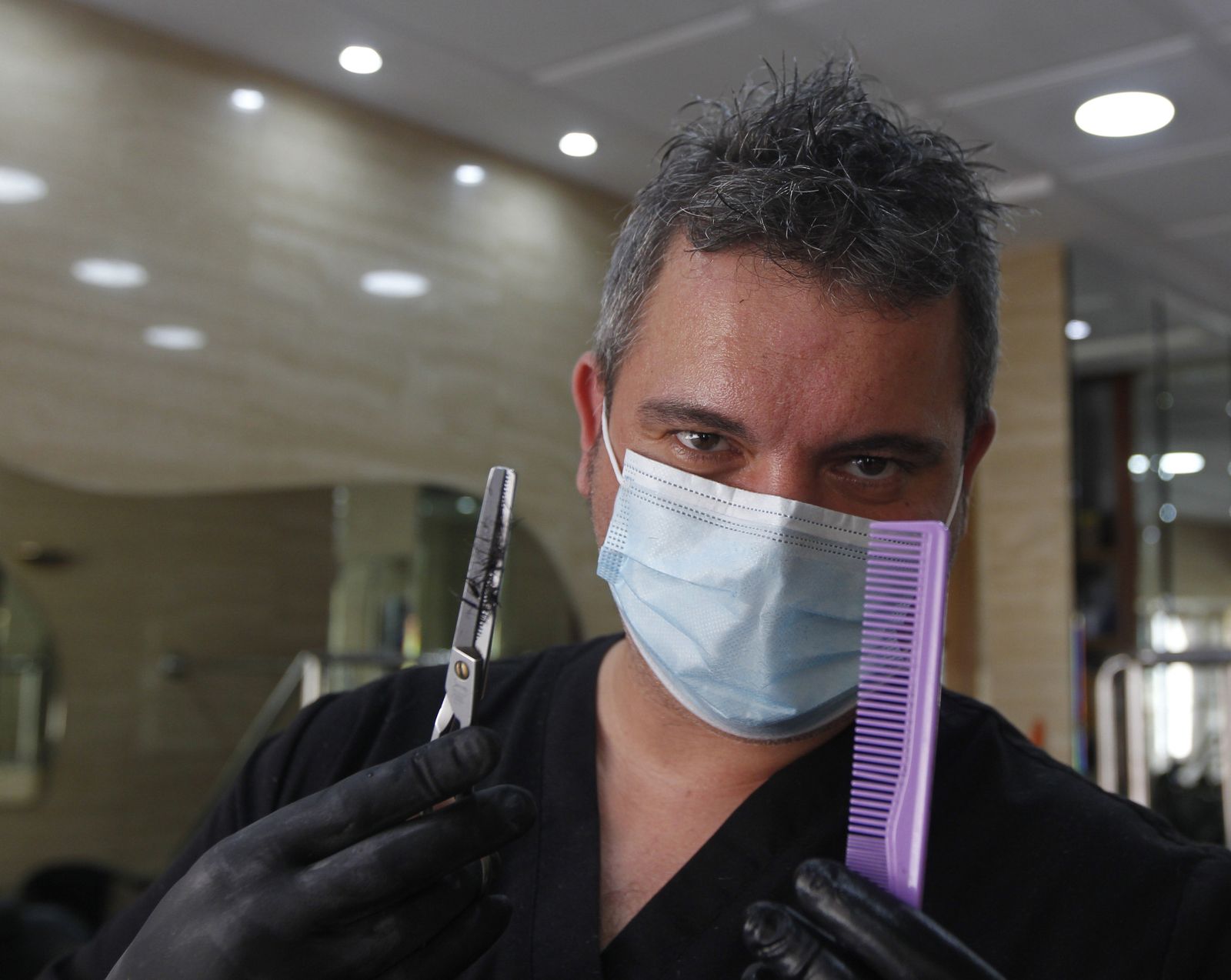 Fotografías primer día de peluquerías en coronavirus-COVID-19. Almería