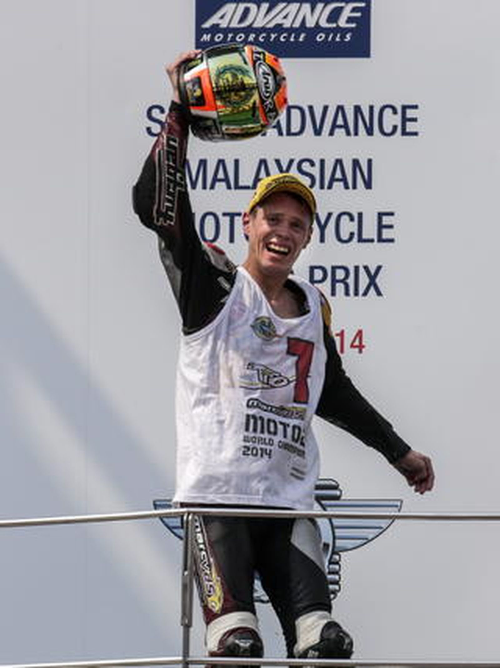 Tito Rabat celebra tras proclamarse campeón del mundo en Moto2.

Foto: EFE