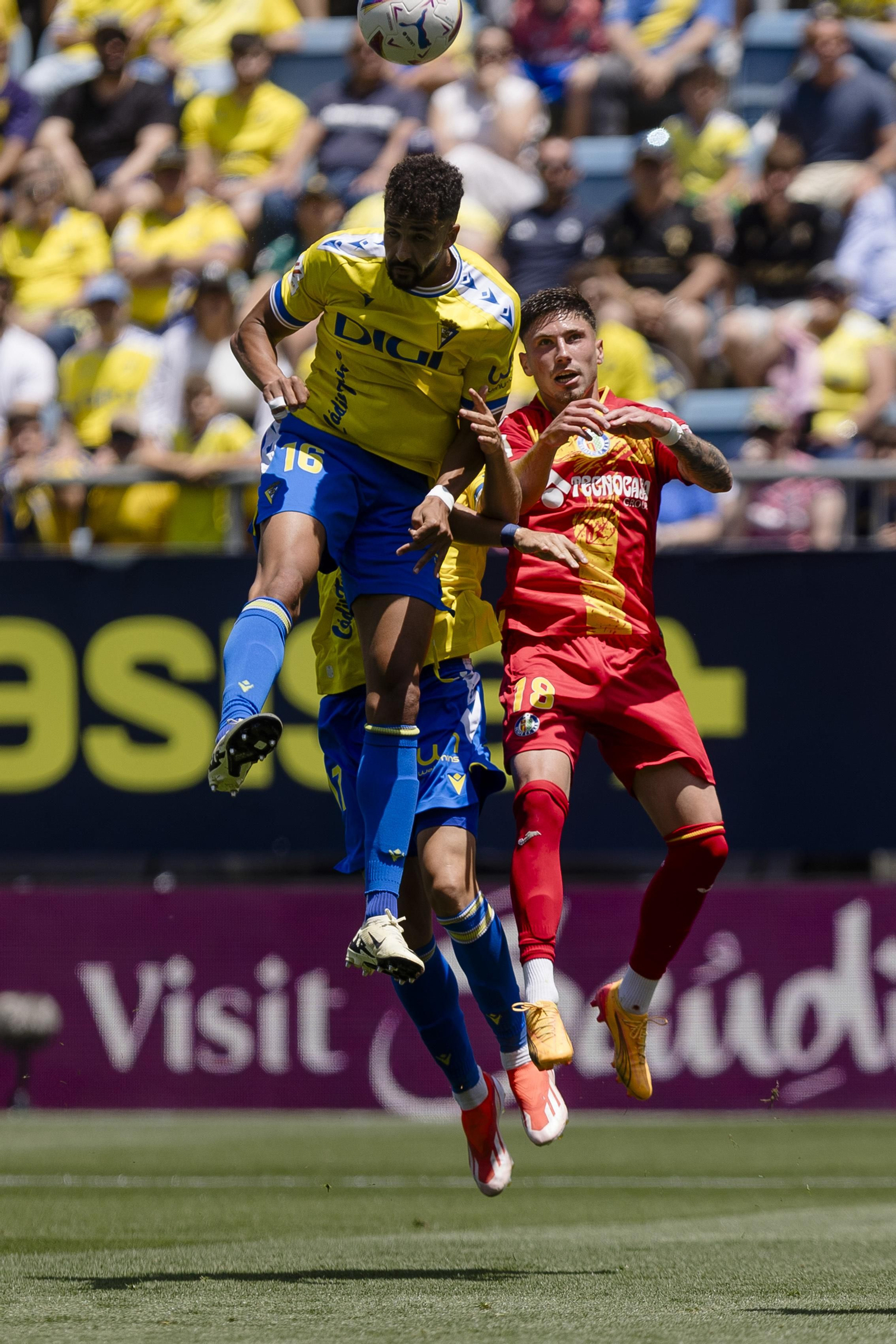 Las imágenes del partido entre el Cádiz C.F y el Getafe