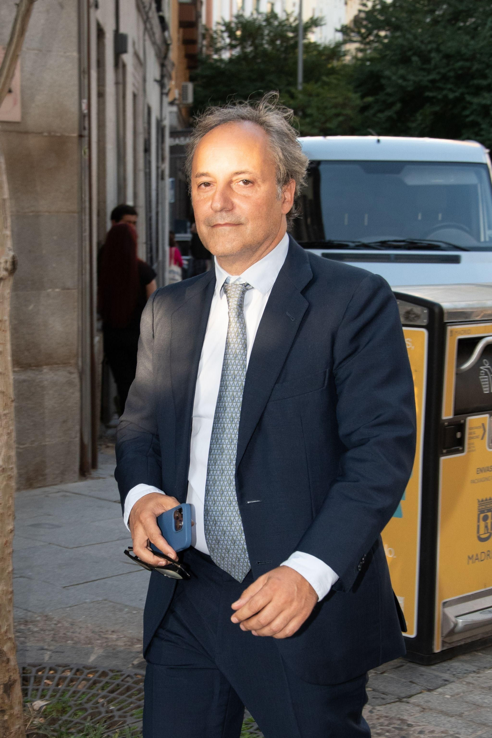 Narcís Rebollo, esposo de Cayetana Martínez de Irujo, a su llegada al Teatro Real