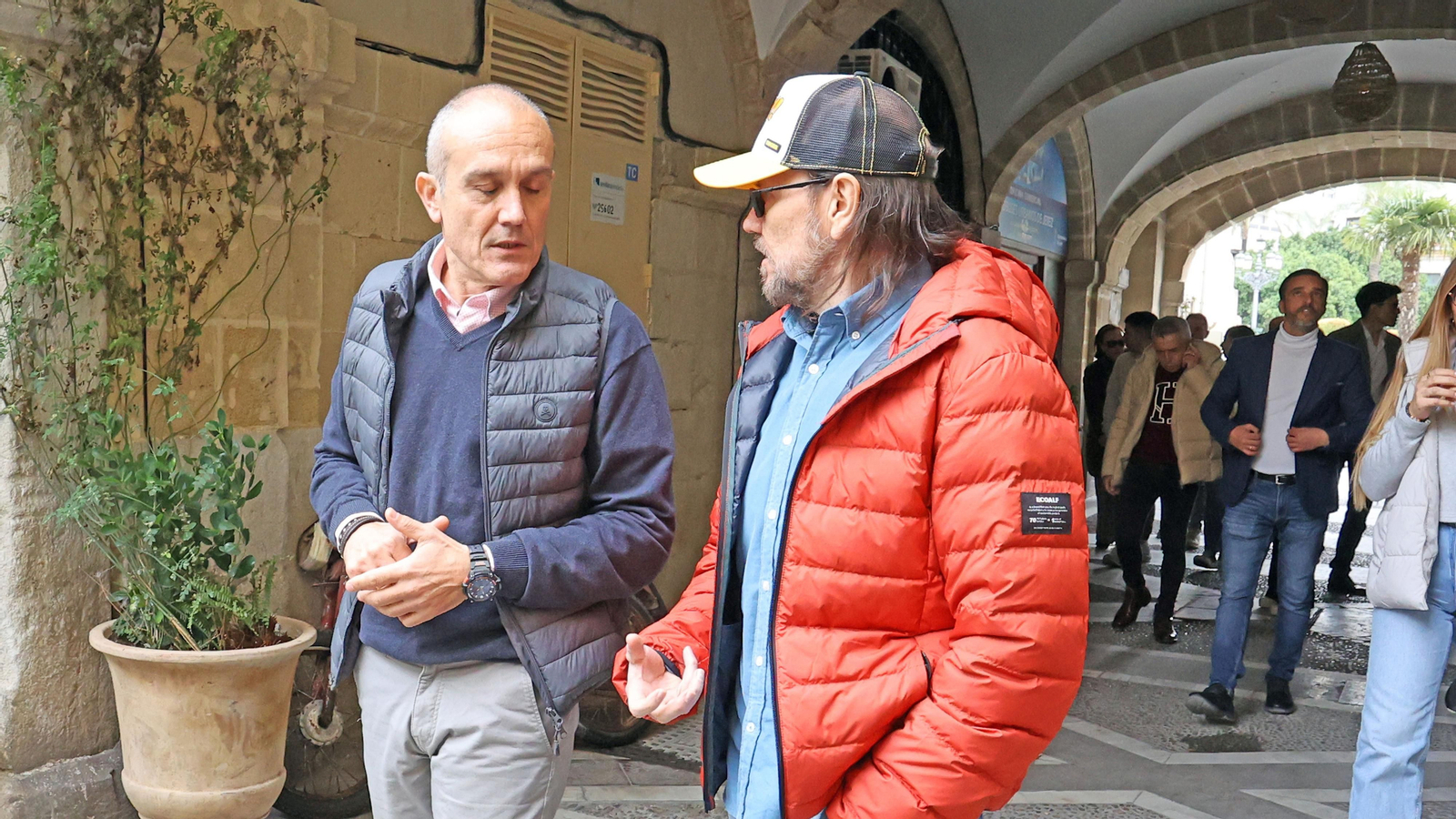 Visita a Jerez de famosos y artistas con el empresario José Luis López y Mamen Sánchez