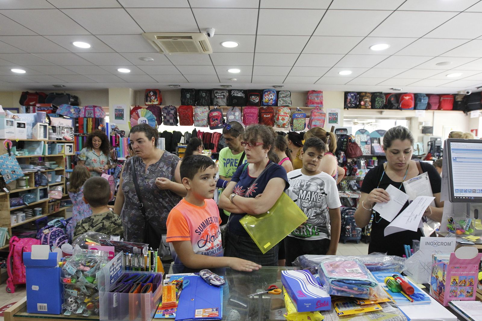 Fotogalería entrega cheque escolar 2019-2020