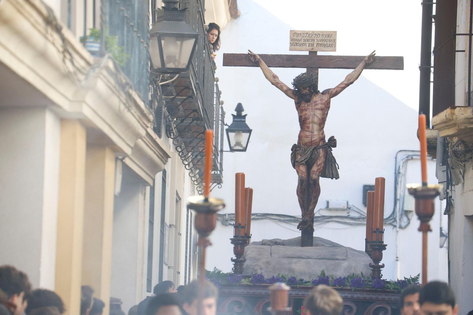La procesión de la Universitaria en este Martes Santo de Córdoba, en imágenes