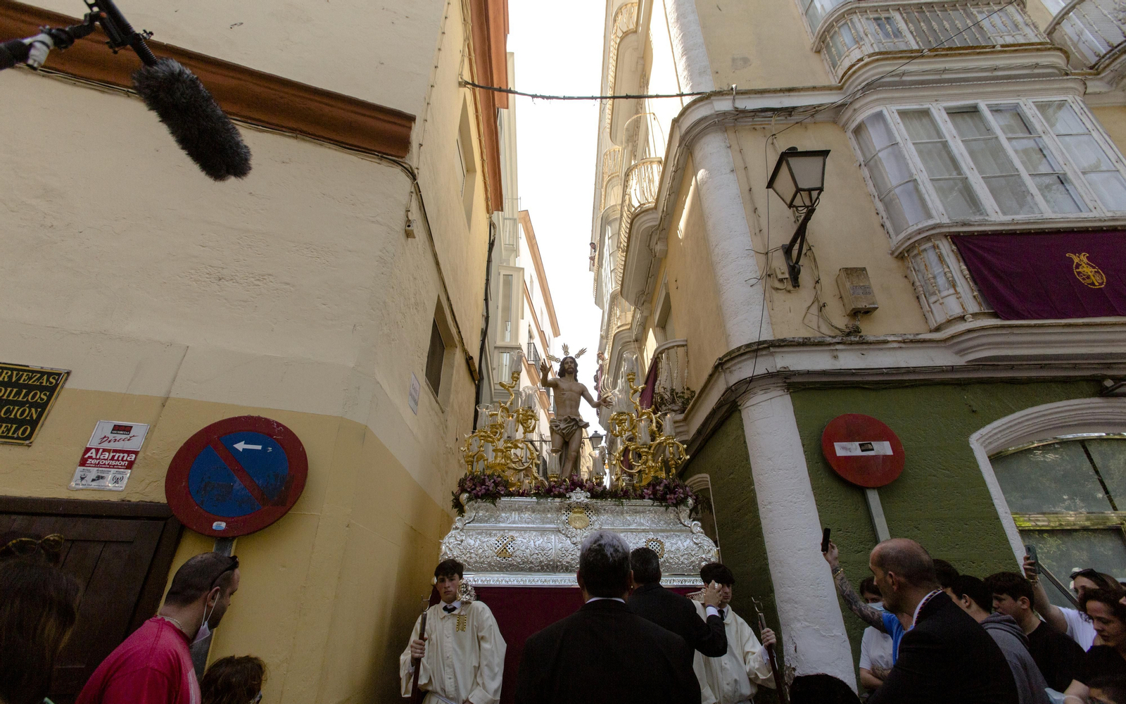 Las imágenes de la procesión del Resucitado en la Semana Santa de Cádiz 2022