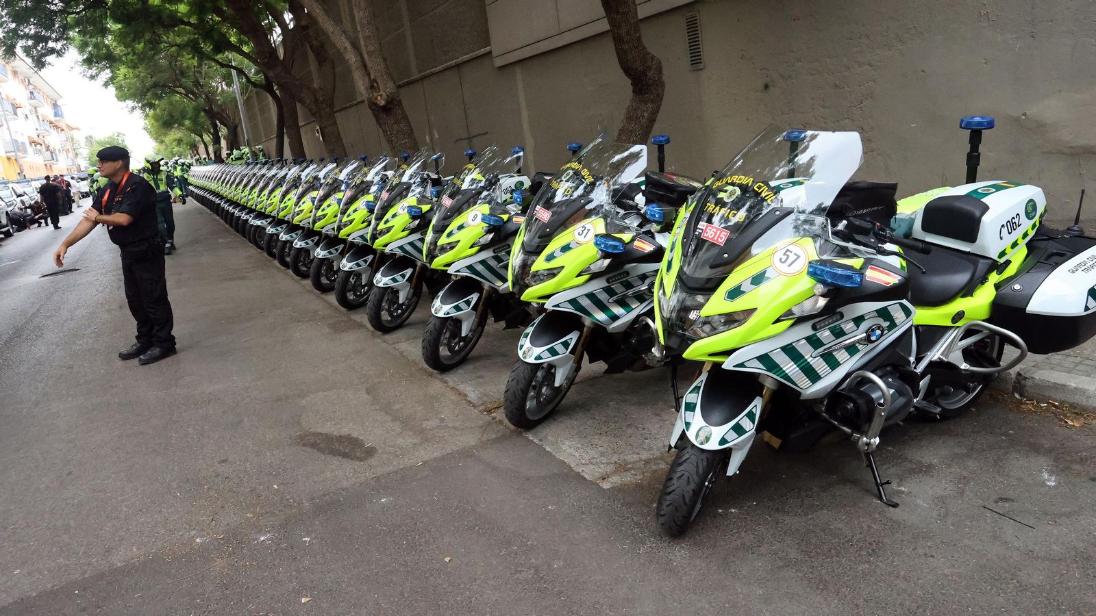 Así fue la salida de la Vuelta España desde Carrefour Sur en Jerez