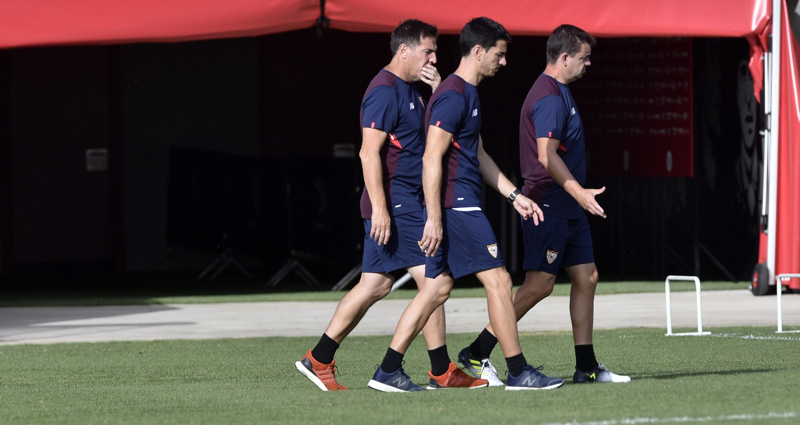 Berizzo, junto a sus ayudantes, Uglessich y Marcucci.