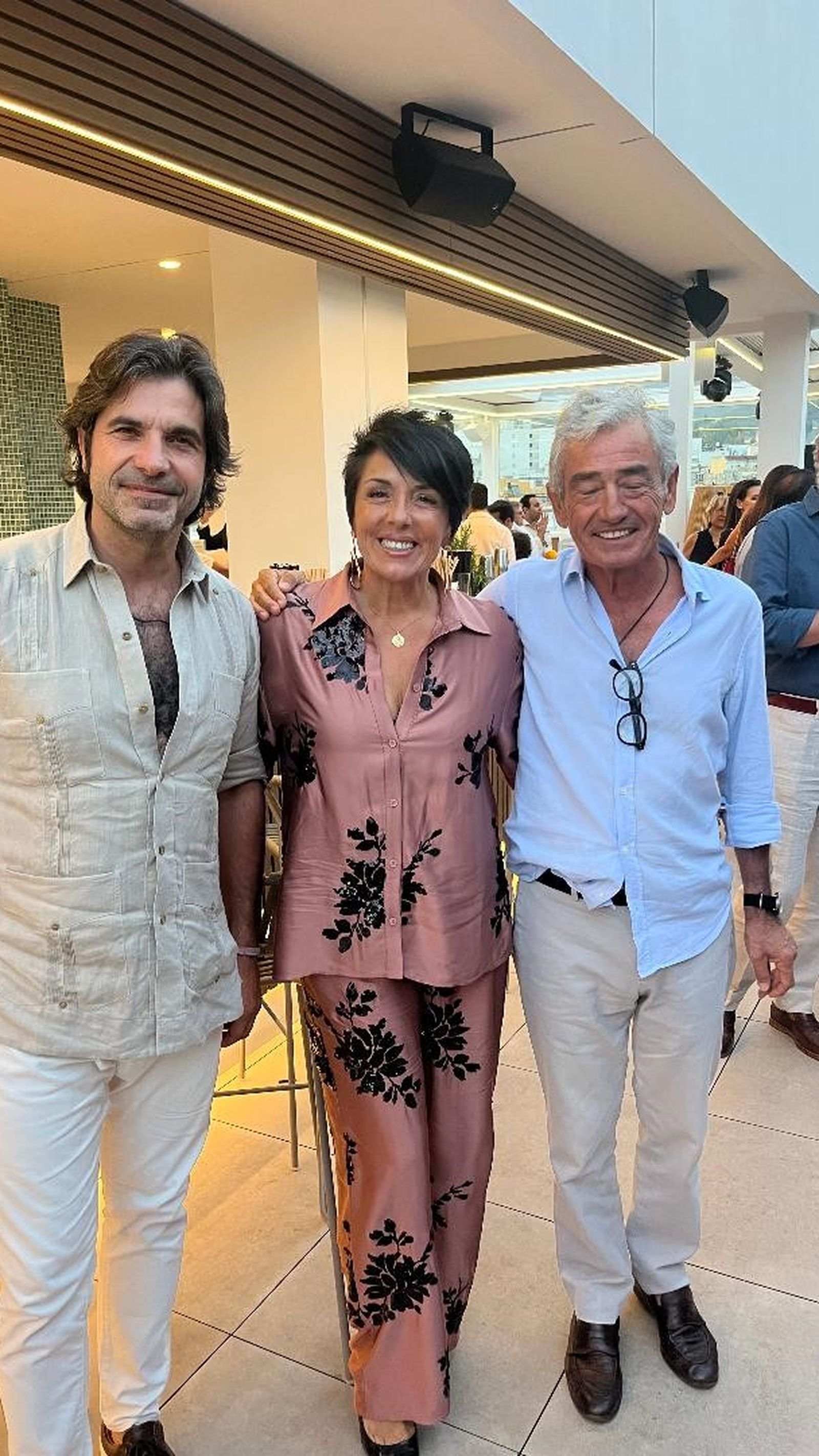 El torero Javier Conde, la concejala de fiestas de Marbella, Yolanda Marín, y José María Pacheco.