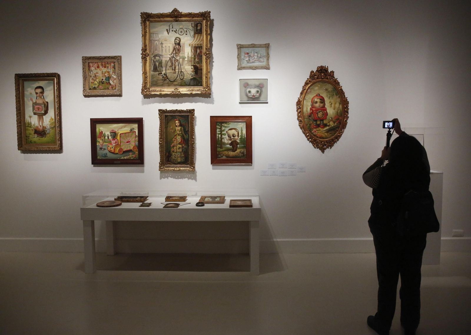 'Cámara de las maravillas', la exposición restrospectiva de Mark Ryden en el CAC