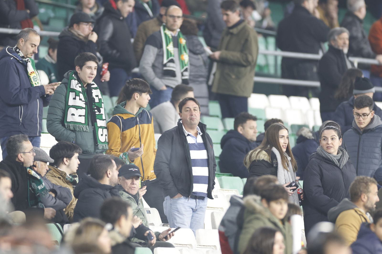 Búscate en las fotos del Betis-Barcelona