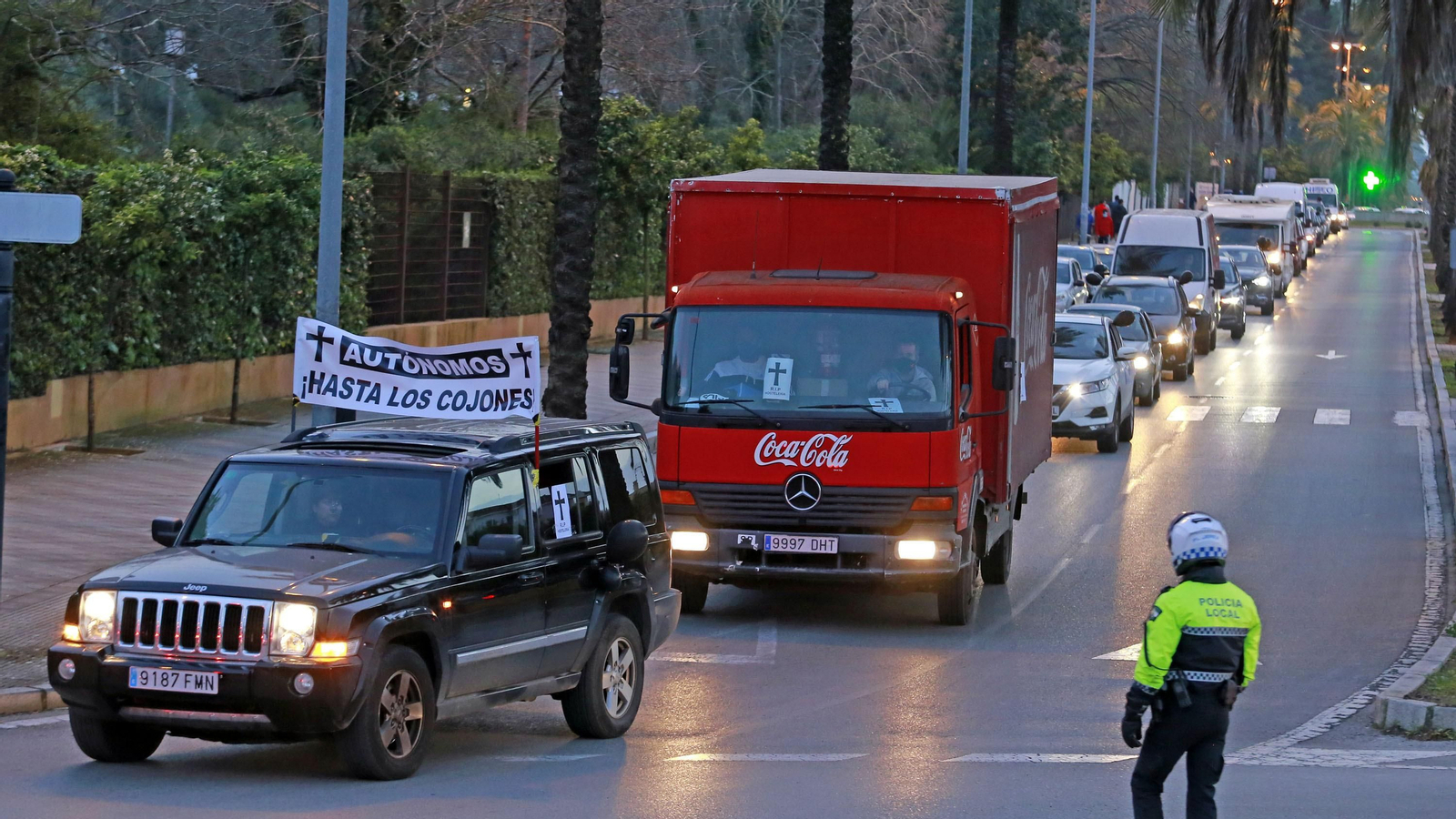 Los autónomos vuelven a manifestarse en caravana