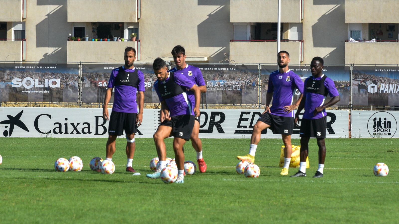 Entrenamiento de la Balona en el estadio Municipal de La Línea