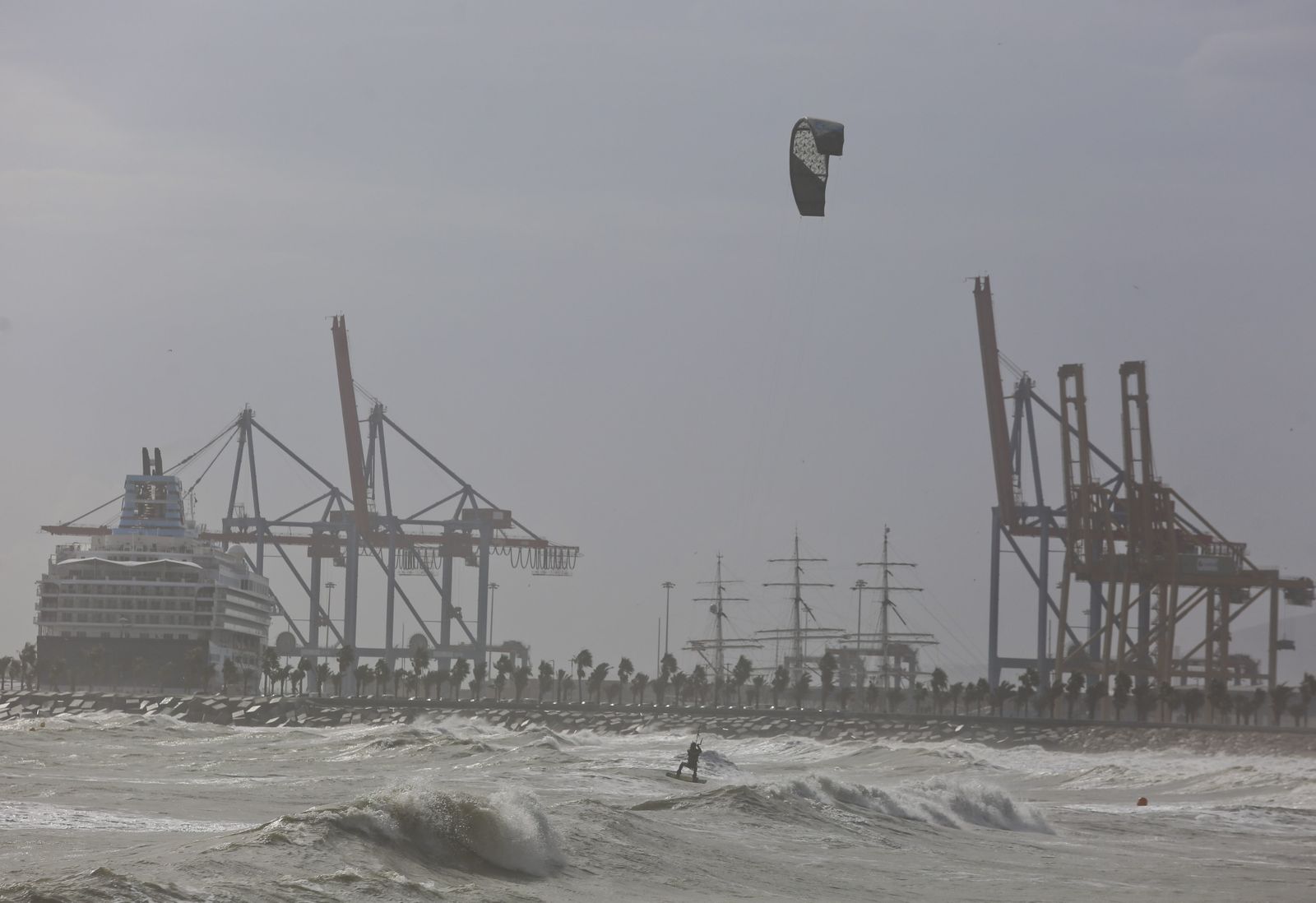 Fotos del temporal de levante en la costa de Málaga