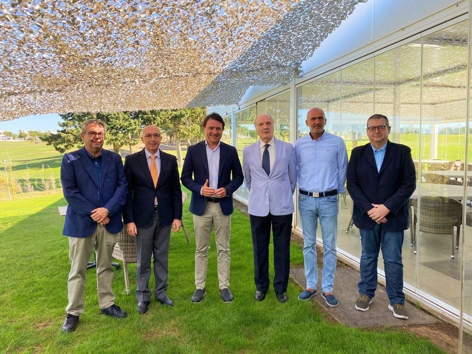 Algunos de los participantes en este foro.