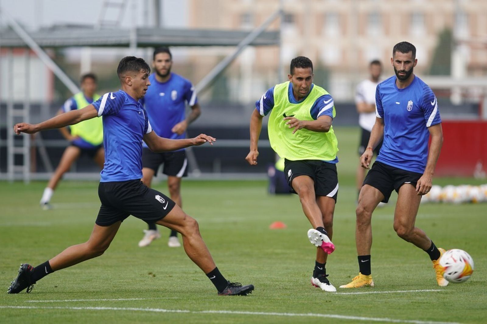Raúl Torrente en el entrenamiento de este martes del Granada CF.