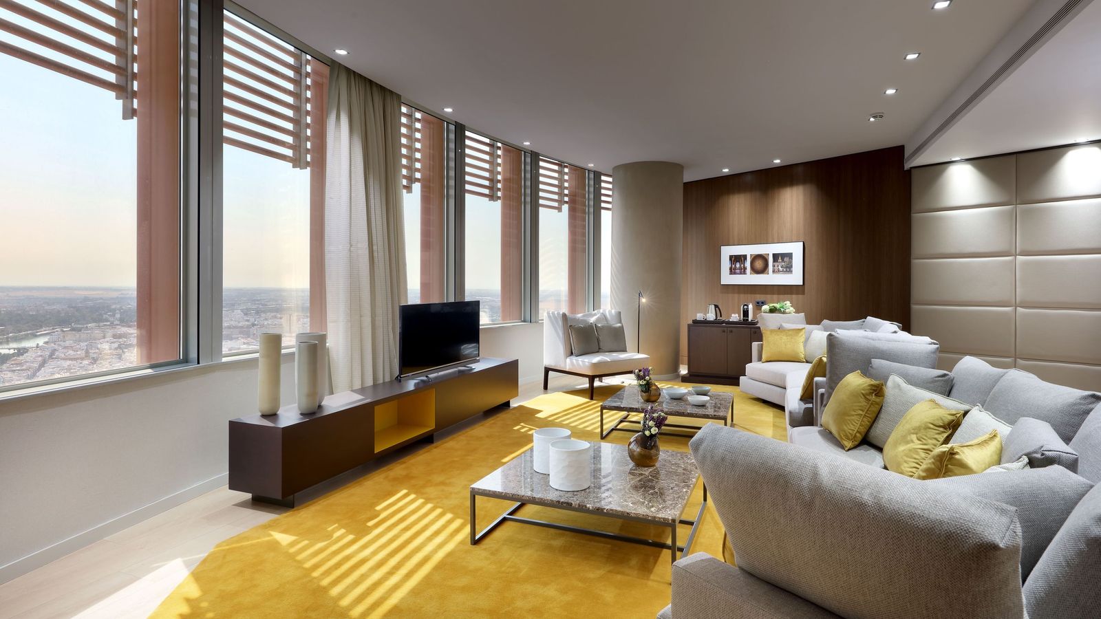 Grandes vistas a la capital hispalense.