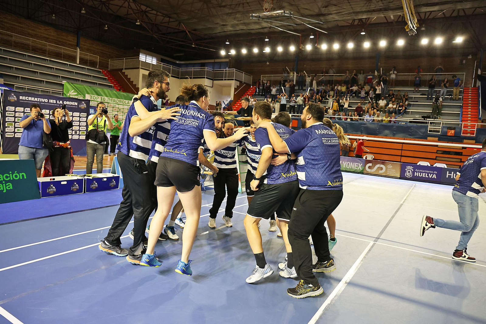 Imágenes de la final de liga de bádminton entre el IES La Orden y La RInconada