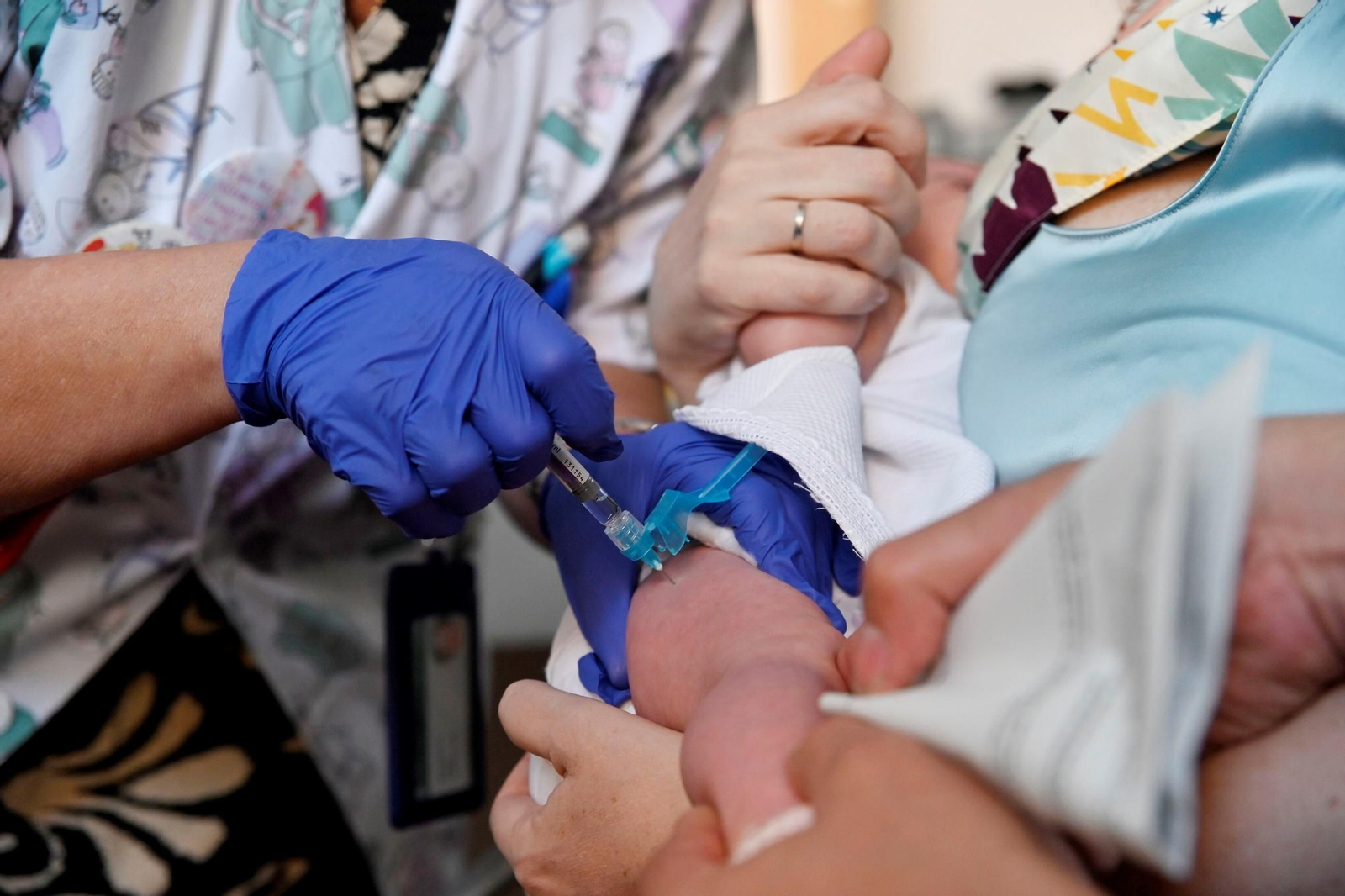 Las imágenes de la campaña de vacunación contra la bronquiolitis en Córdoba