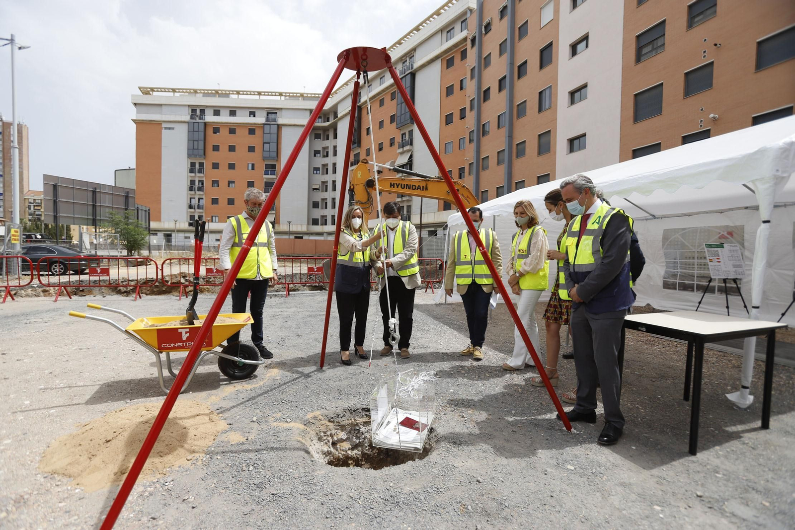 Imágenes del inicio de las obras de construcción de 48 viviendas protegidas en Huelva