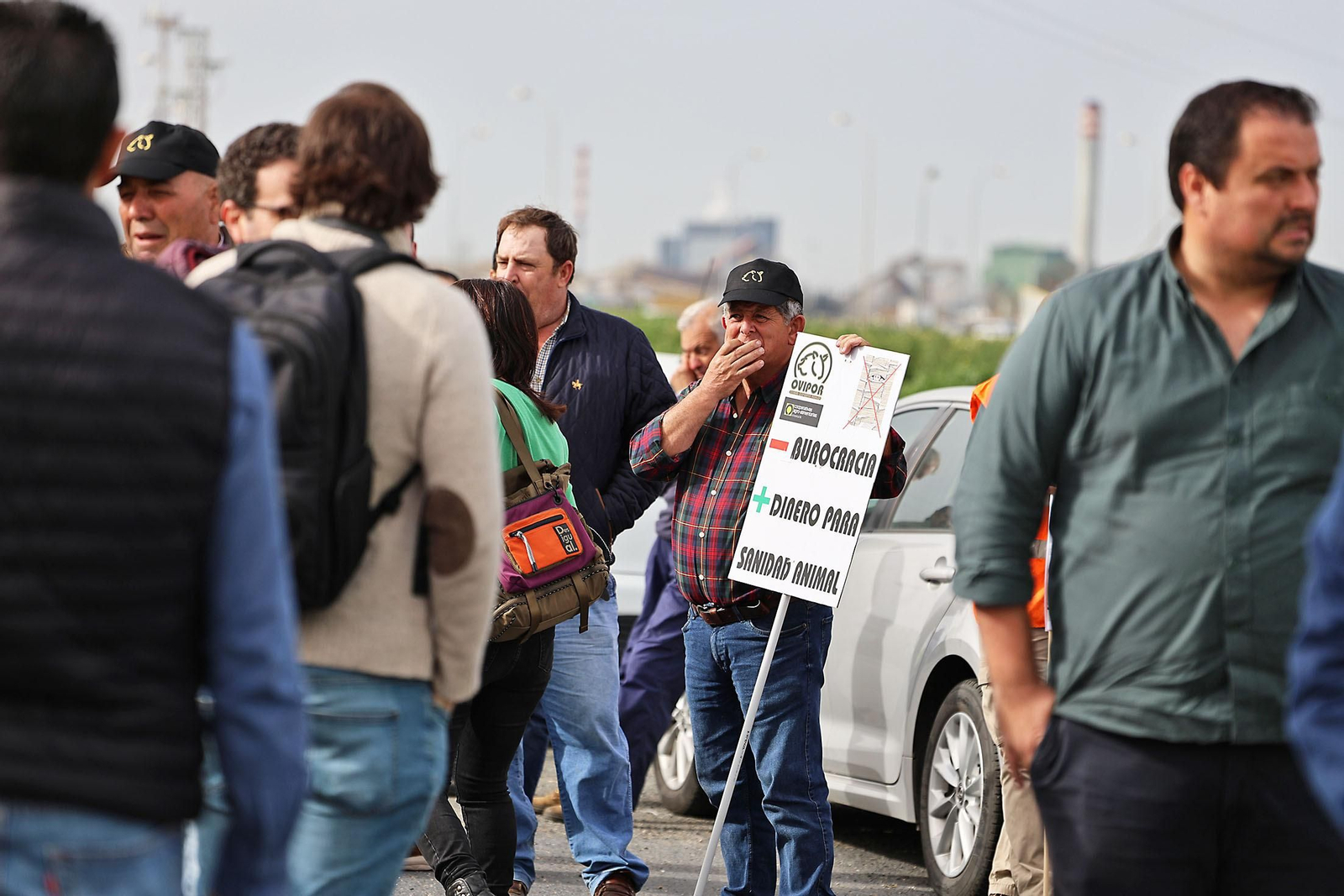 Imágenes de la multitudinaria tractorada de los agricultores en Huelva