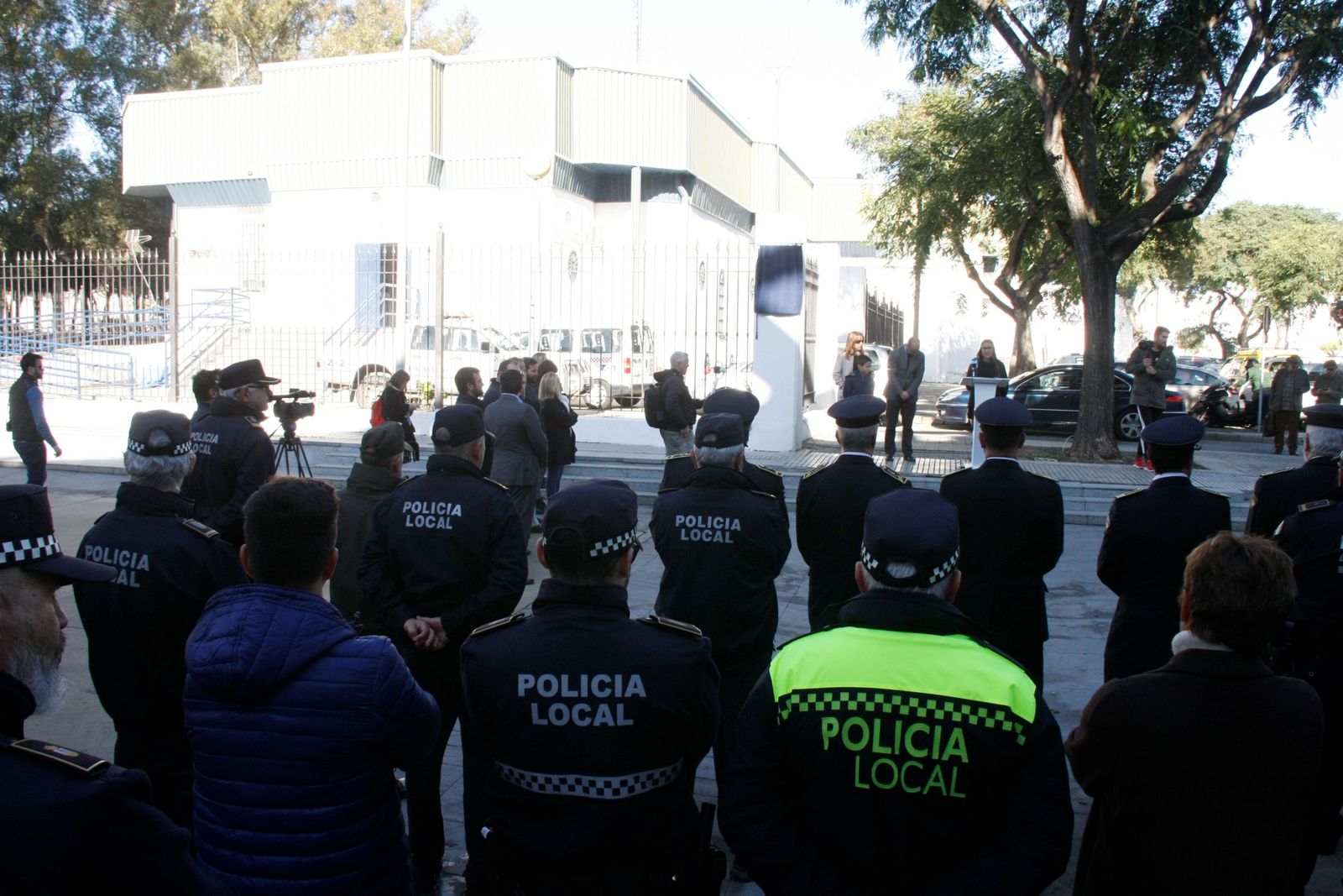 Un momento del acto de homenaje al desaparecido jefe de la Policía Local, al que asistieron muchos de sus antiguos compañeros.