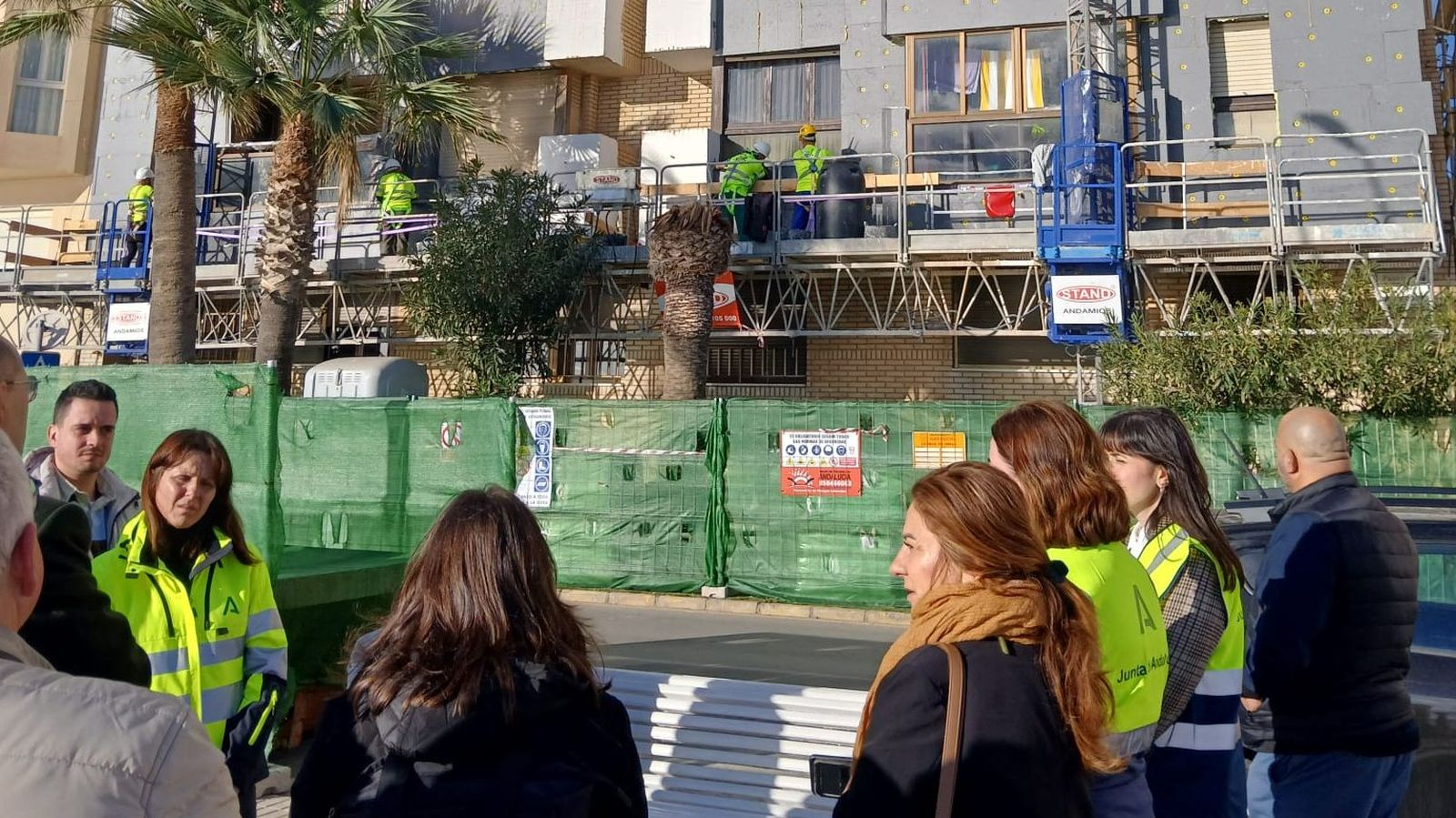 La delegada visitó el edificio en obras.