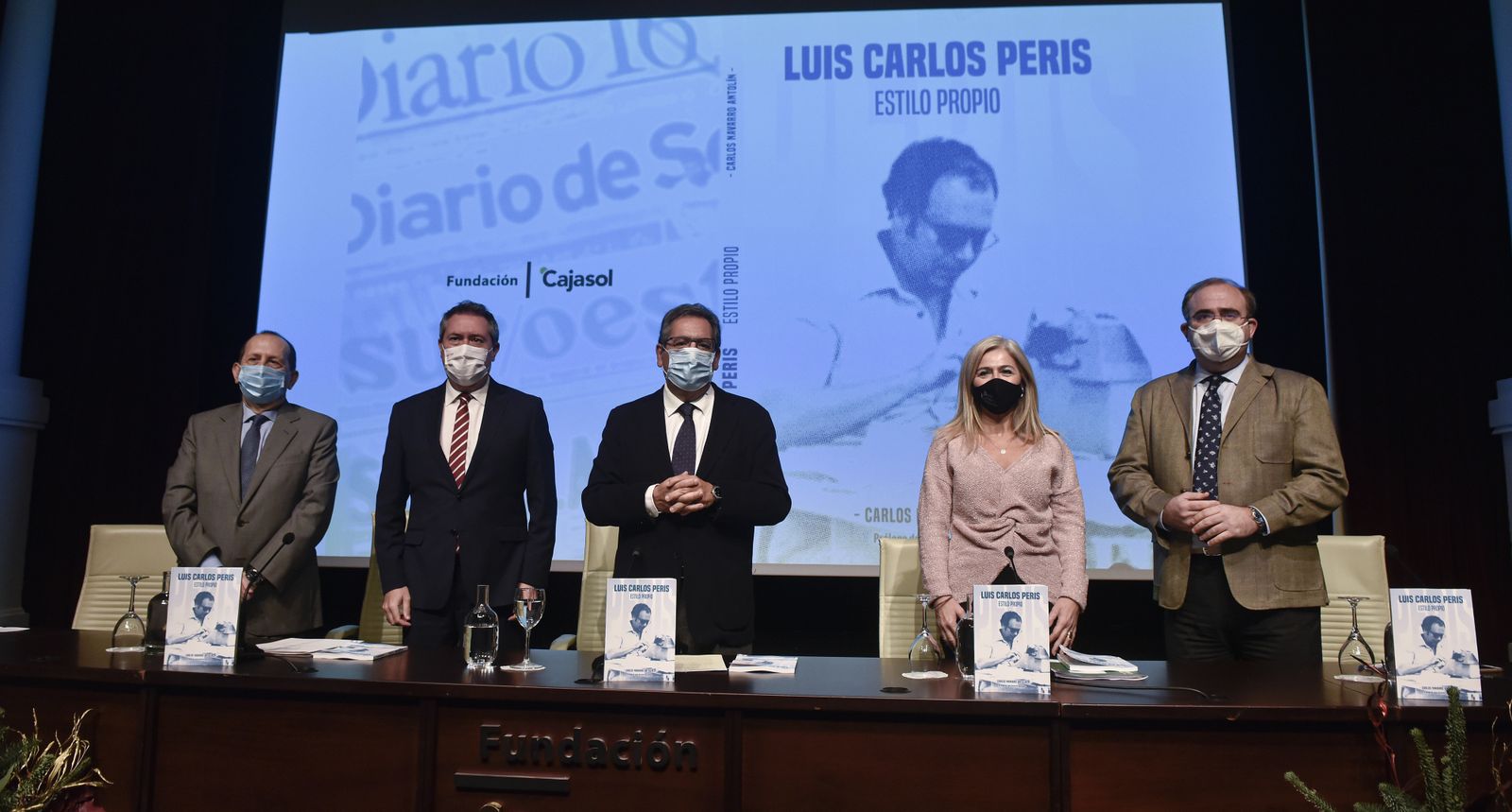 La presentación del libro de Carlos Navarro, sobre Luis Carlos Peris en imágenes