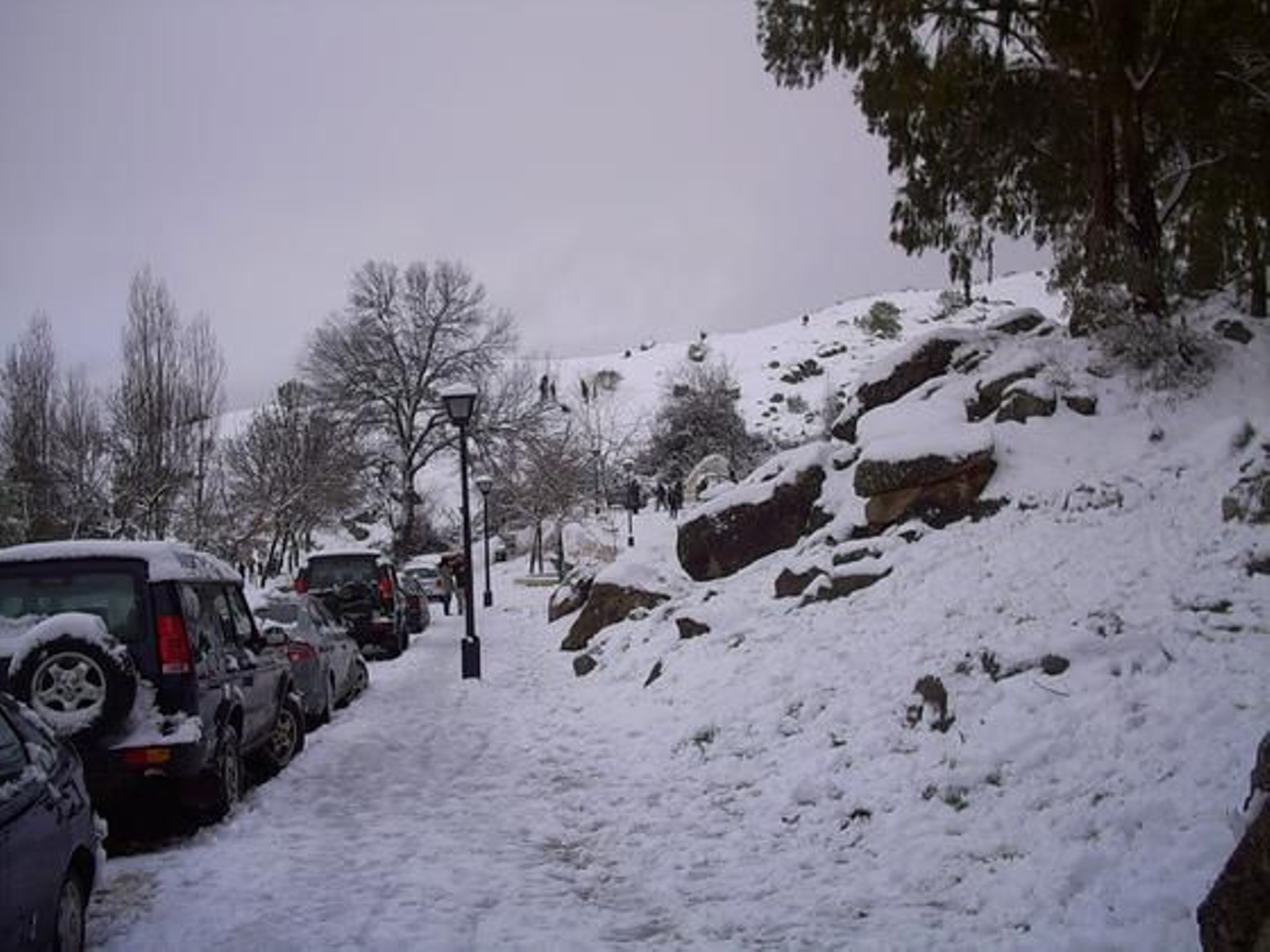 La nieve se muestra en las proximidades de Cazalla./ María del Monte Pozo Lemos