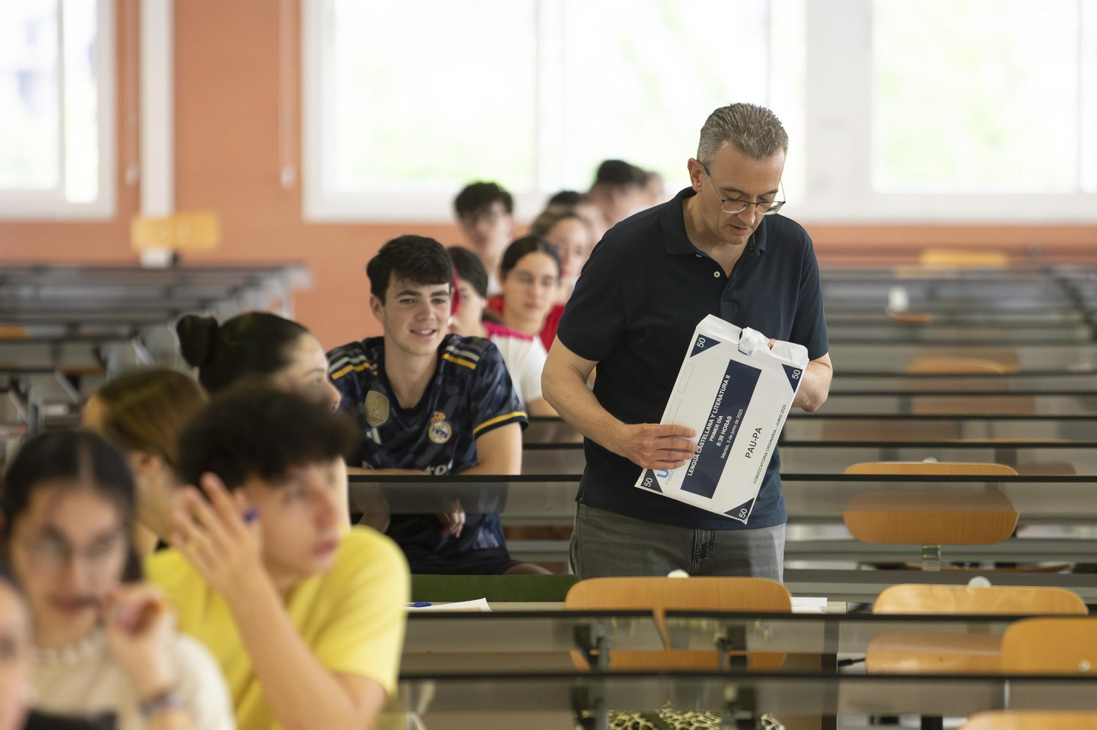 El primer día de Selectividad en Granada, en imágenes