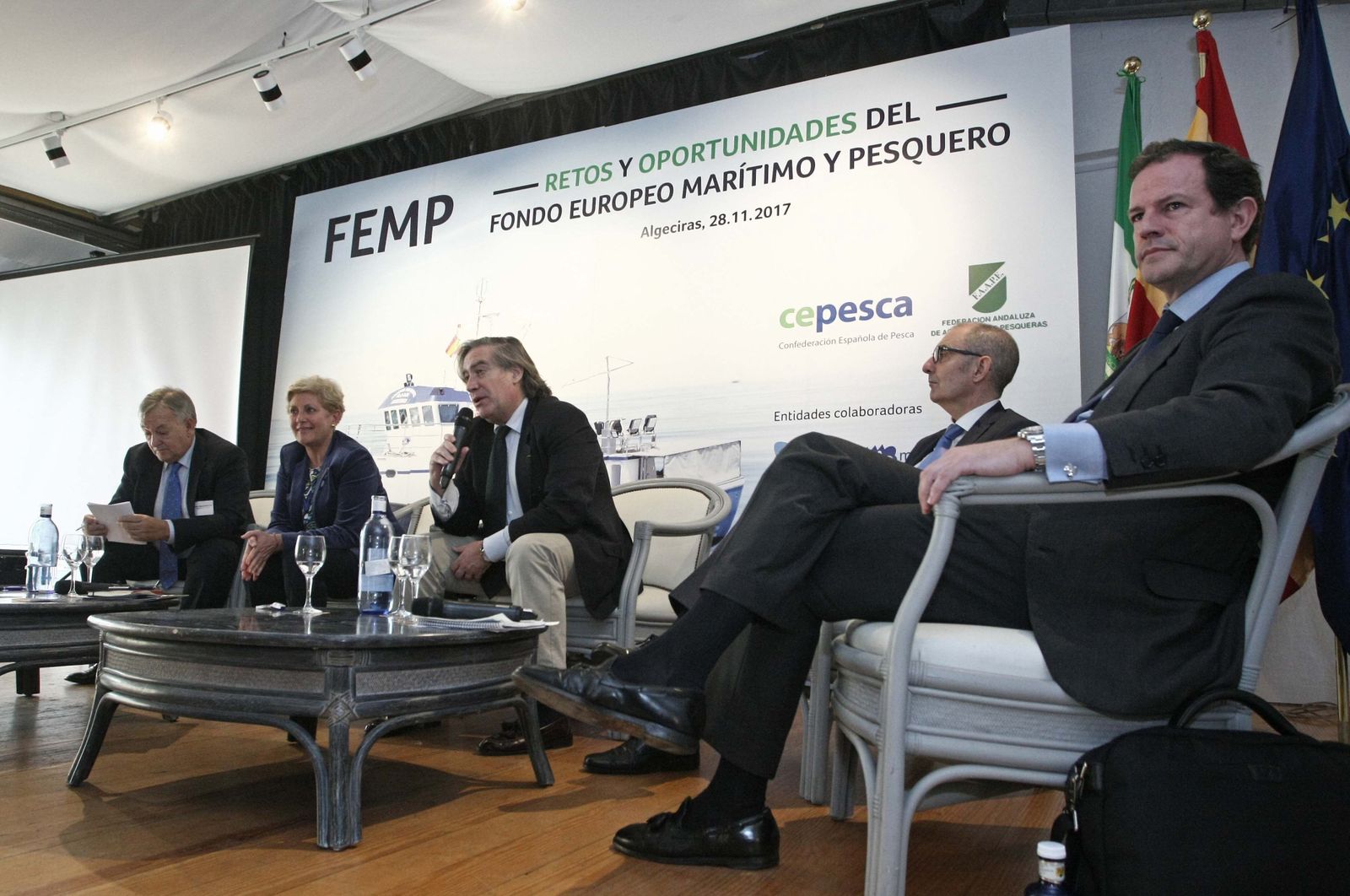 Pedro Maza, Margarita Pérez, Alberto López-Asenjo, Pedro Pisonero y Javier Garat, ayer en la jornada organizada por Cepesca y Faape.