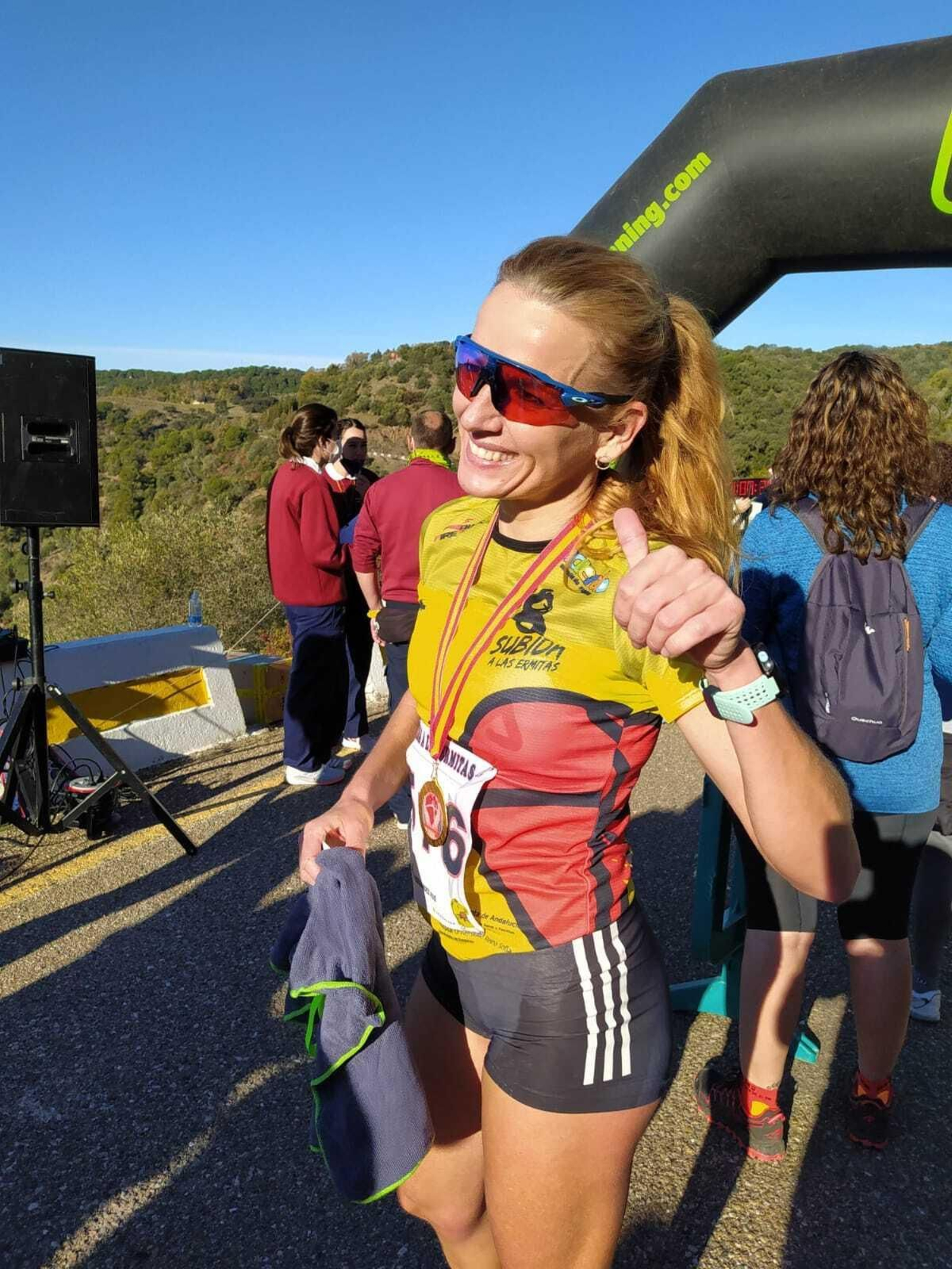 Raquel Hernández, sonriente en las Ermitas tras su triunfo.