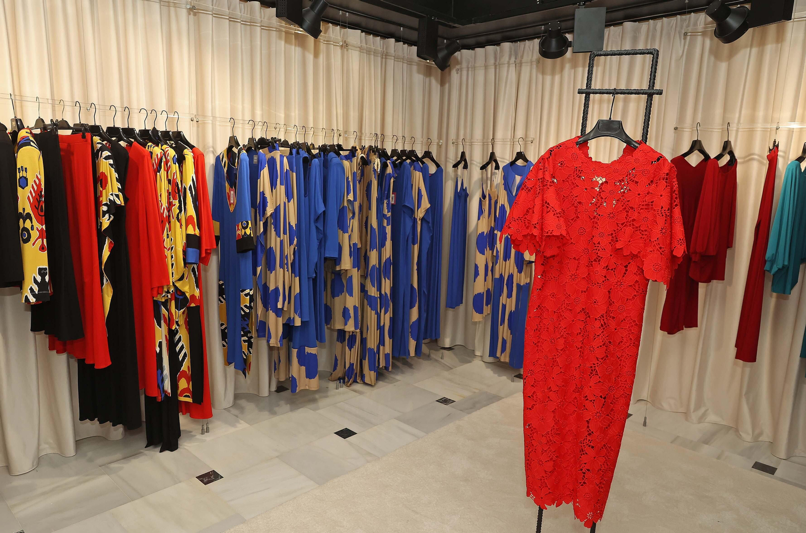 Boutique Pirámide de Algeciras, en imágenes