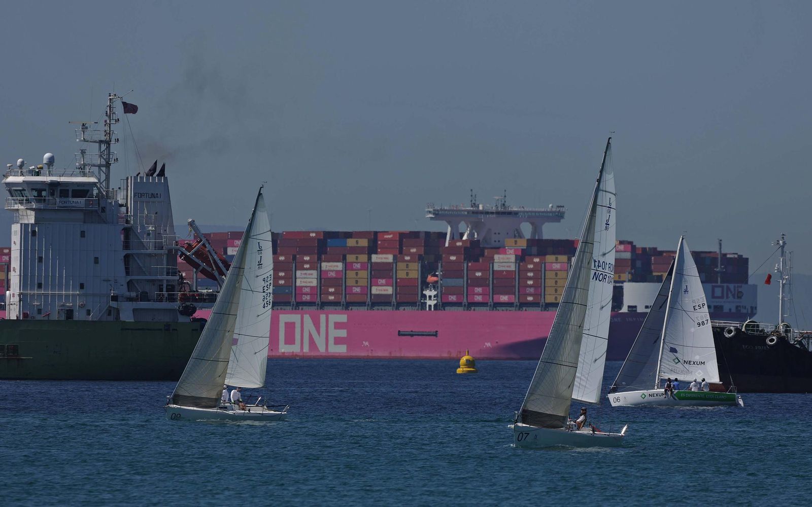 Fotos de la jornada del domingo del Campeonato Andaluz de vela categoría J80 en La Línea