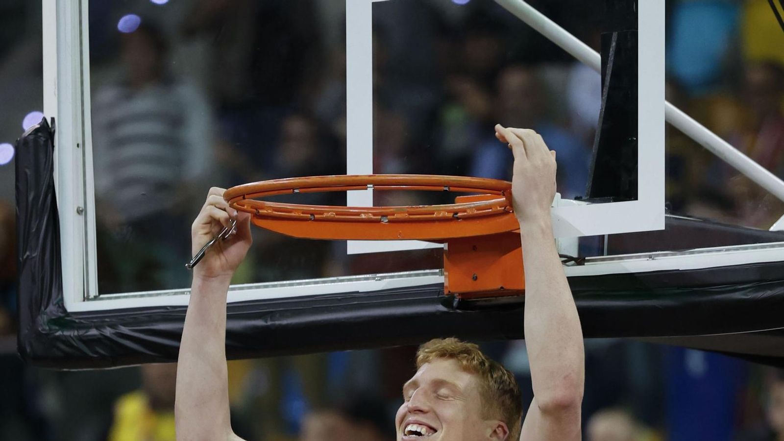 El Unicaja, campeón de Copa: Todas las imágenes del partido, la fiesta y la llegada a Málaga