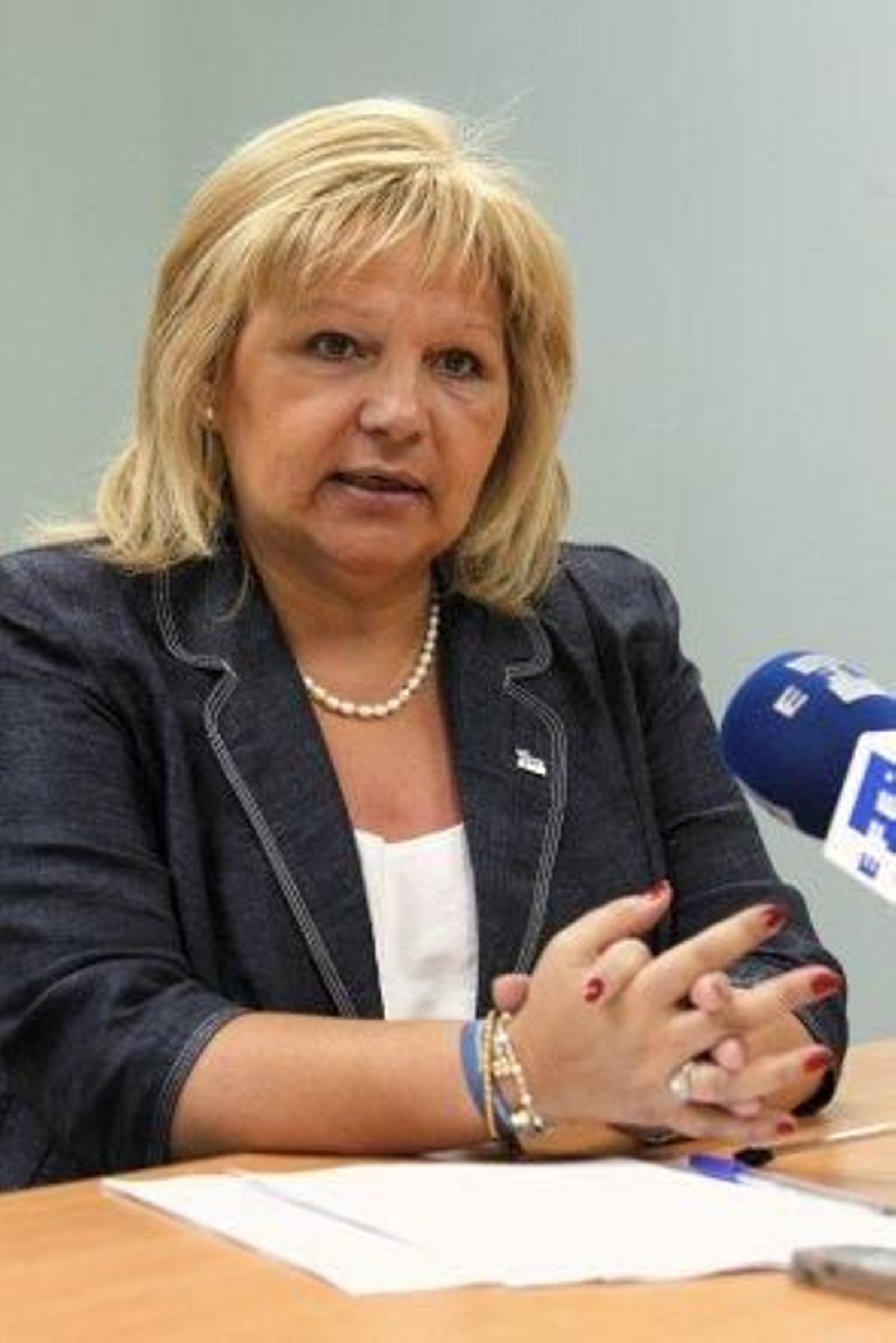 Ángeles Pedraza, reelegida presidenta de la AVT