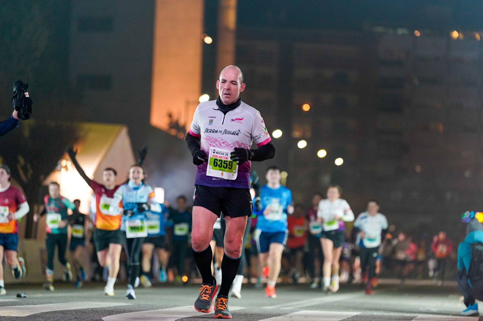 En imágenes: búscate en tu llegada a meta de la Carrera de San Antón 2026 (9)