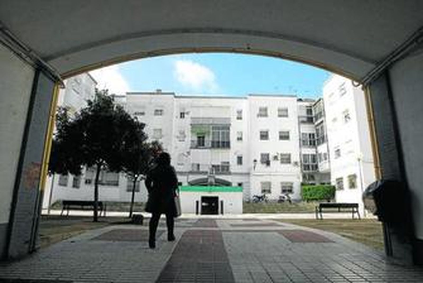 Acceso a uno de los patios del barrio e San Severiano.